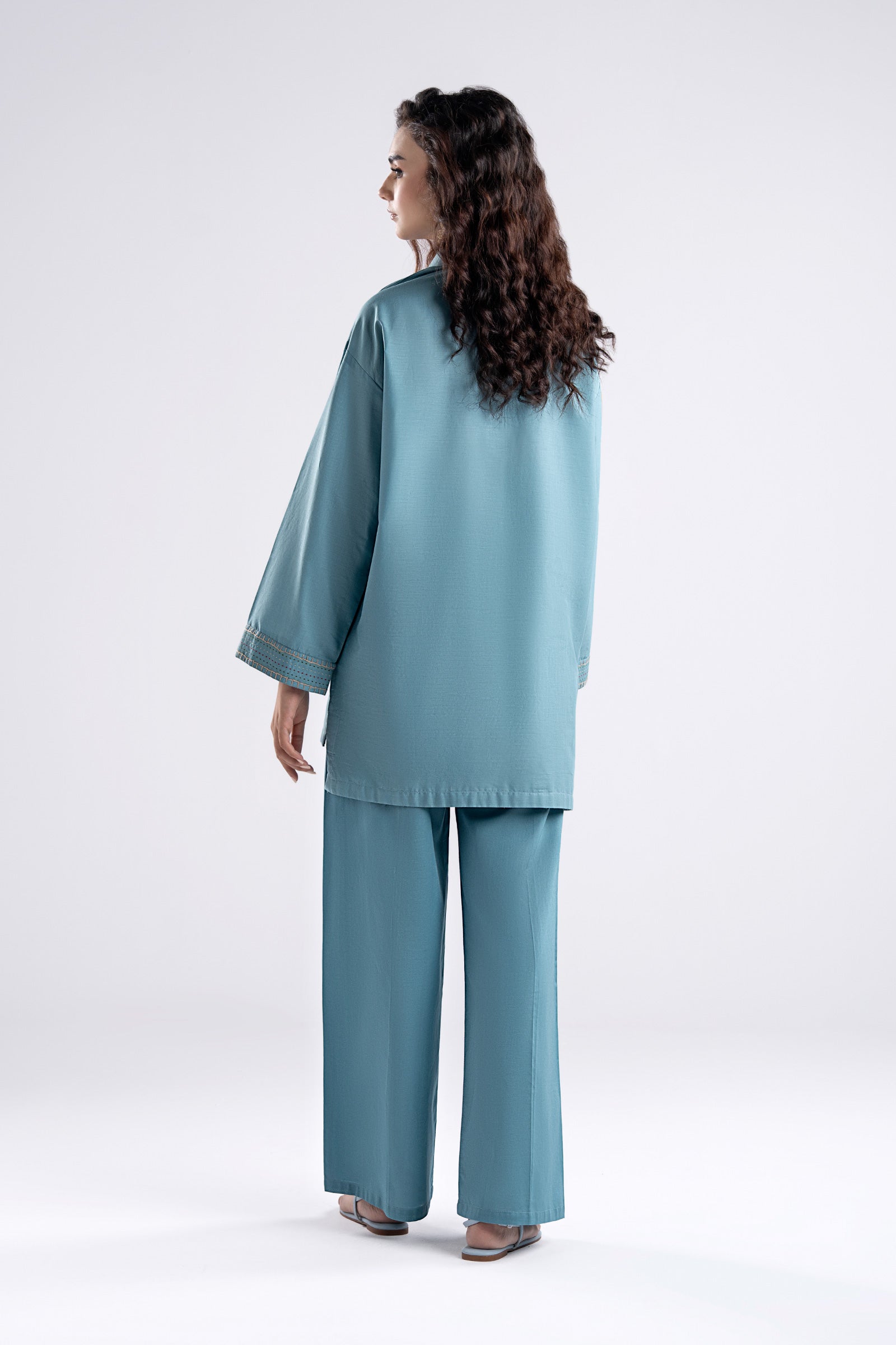 2 Pc Embroidered Slub Lawn Suit