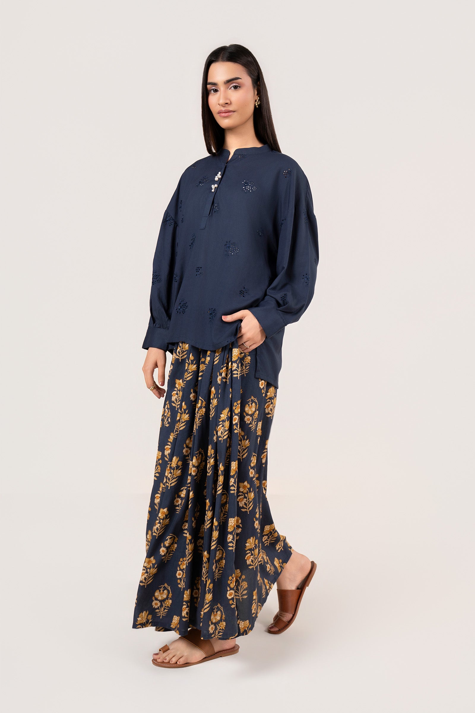 2 Pc Embroidered Arabic Lawn Skirt Set