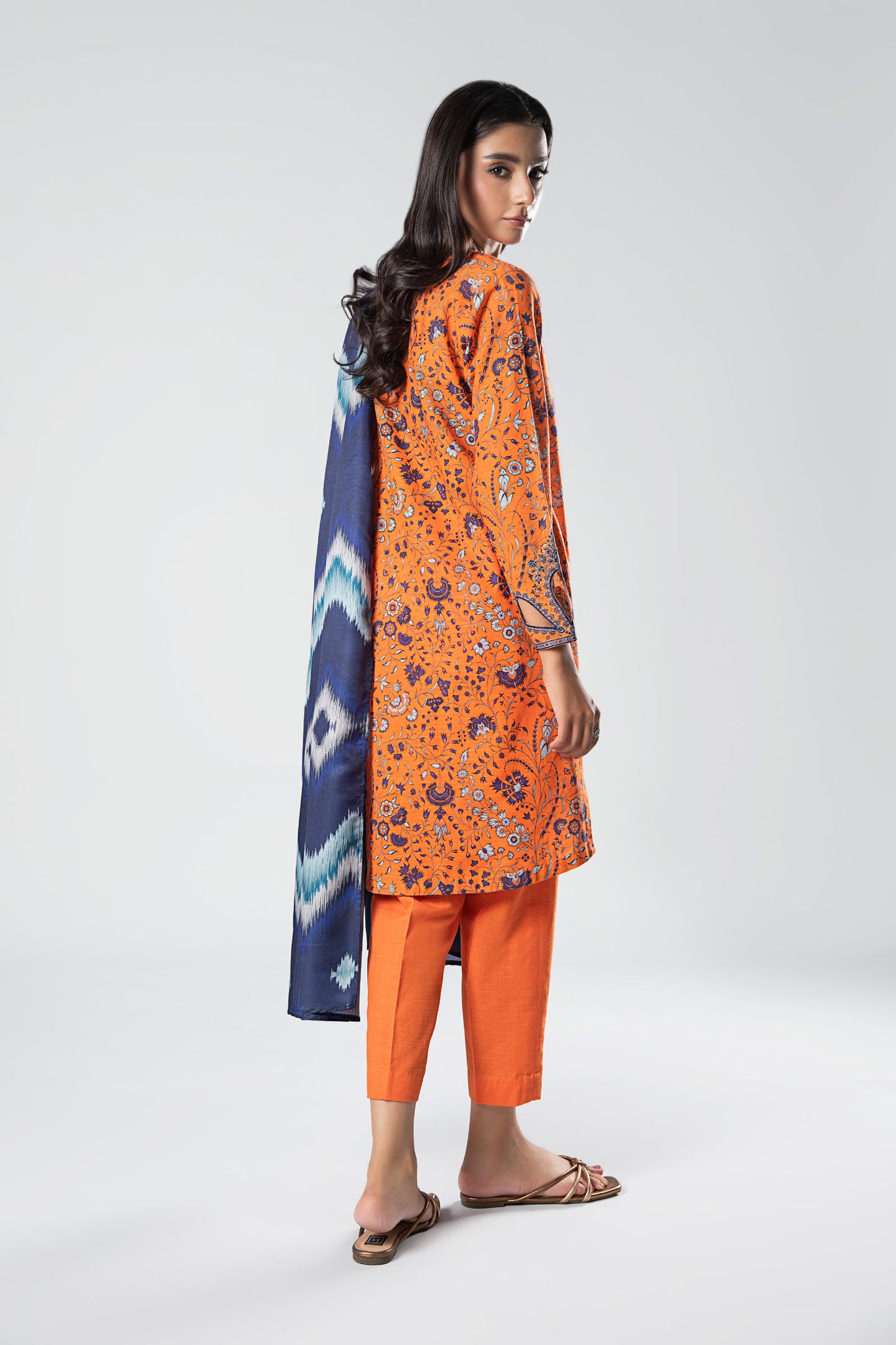 3 Pc Printed Khaddar Suit