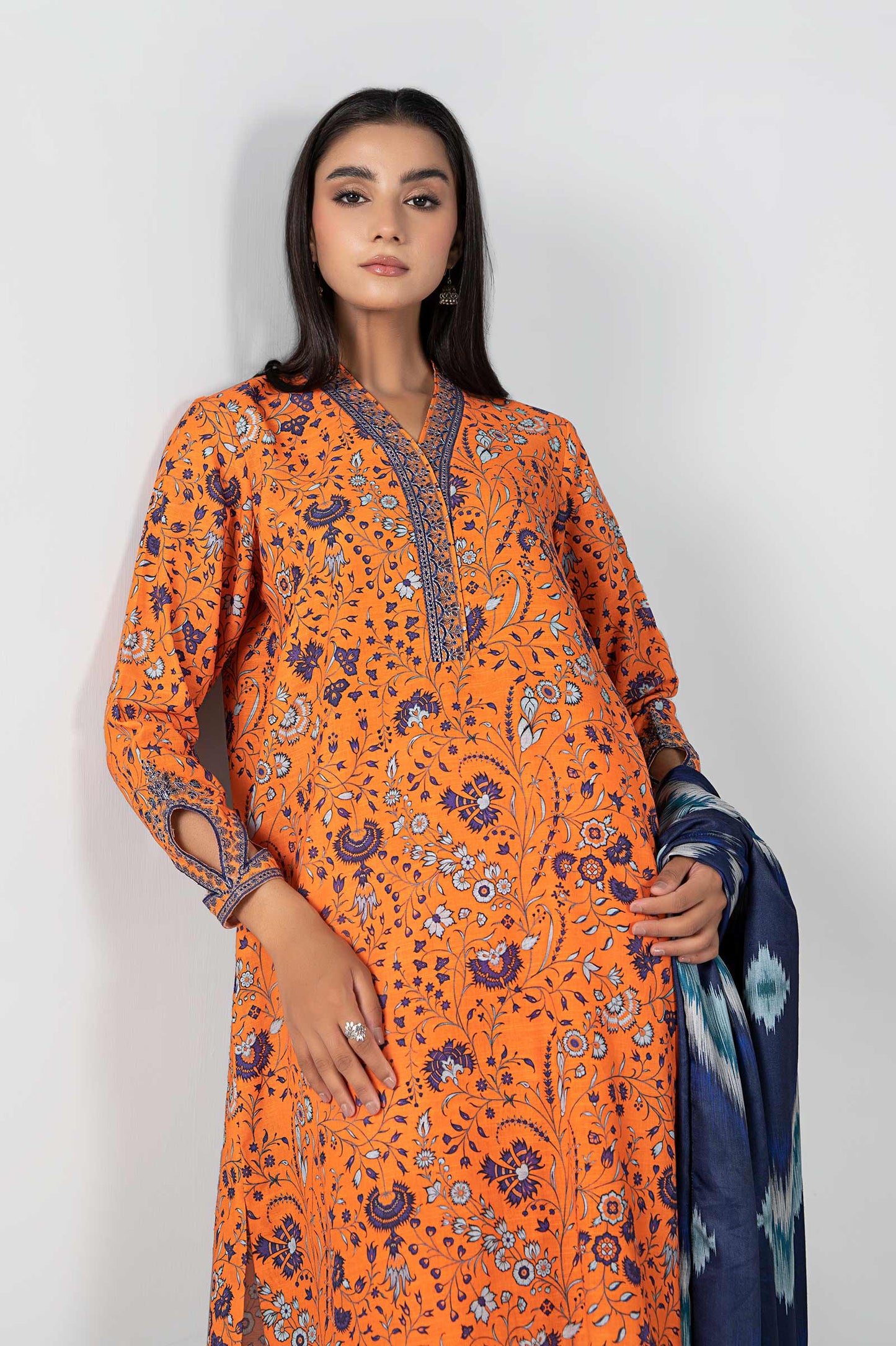 3 Pc Printed Khaddar Suit