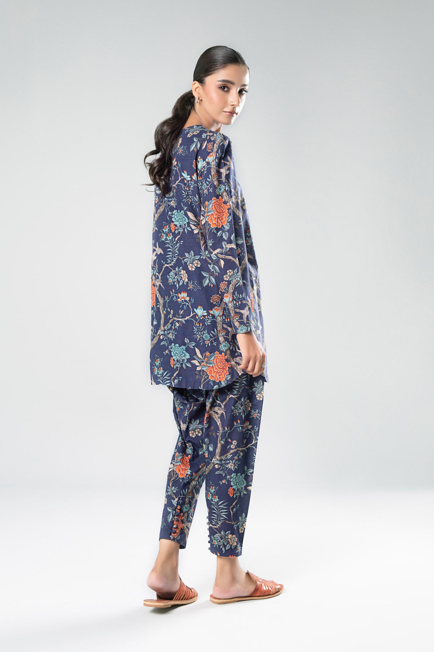 2 Pc Printed Khaddar Suit