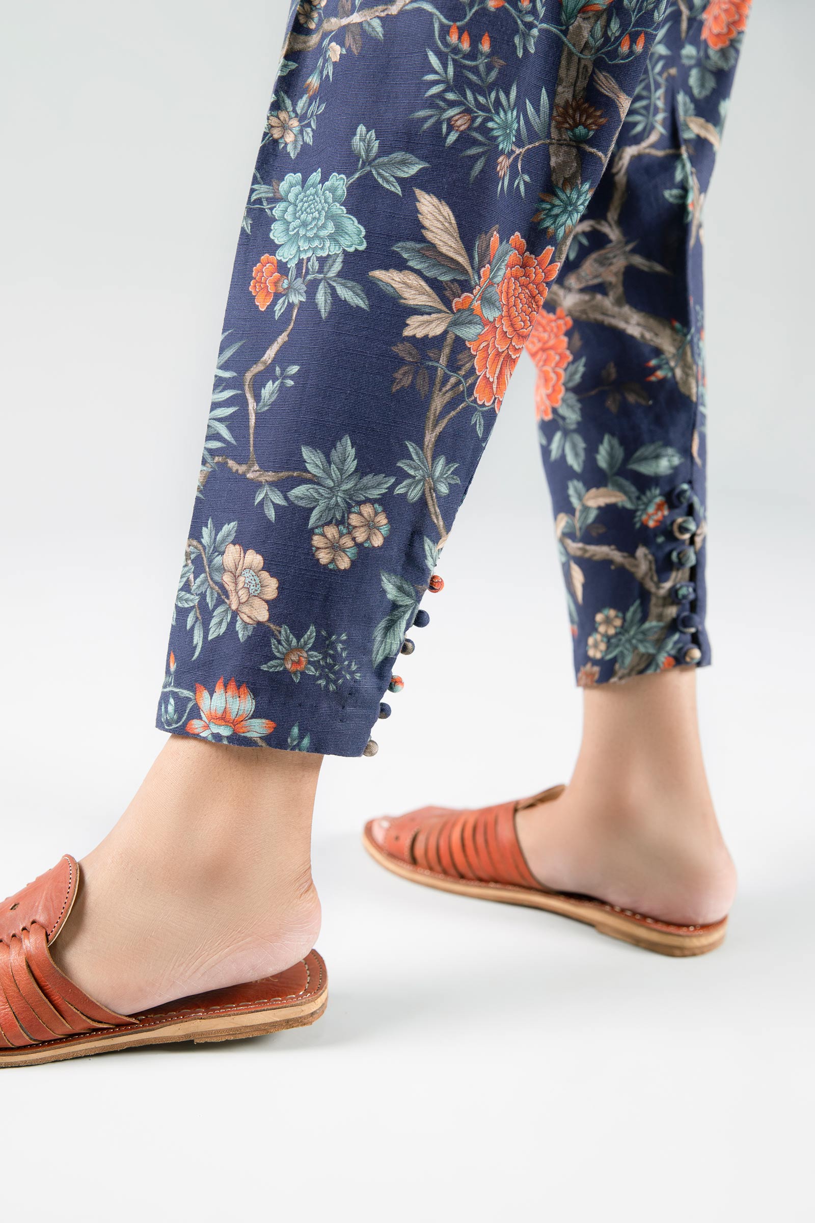 2 Pc Printed Khaddar Suit