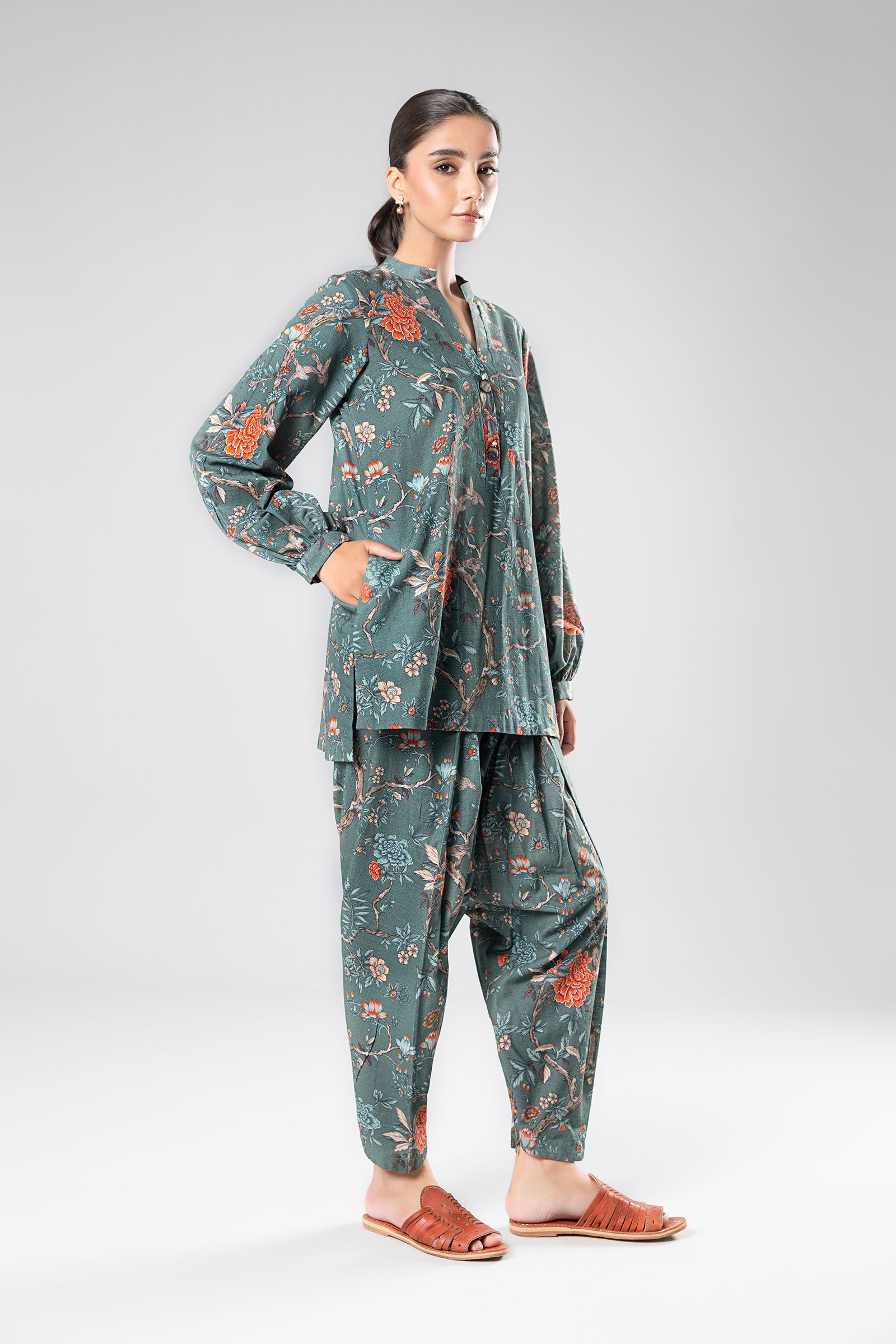 2 Pc Printed Khaddar Suit