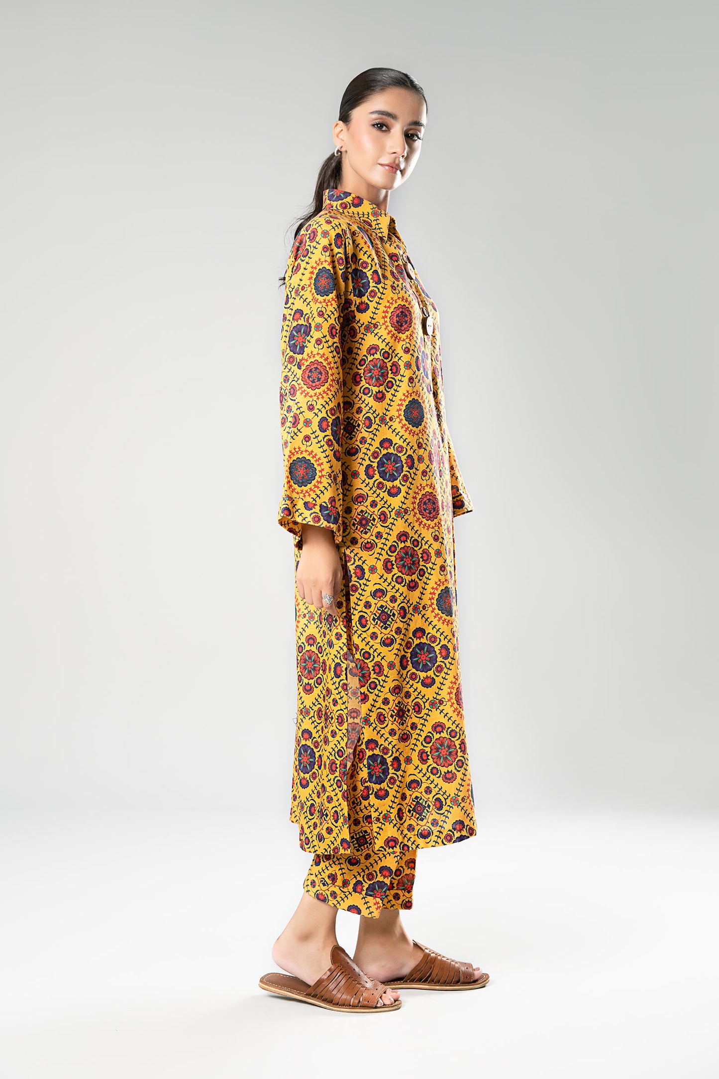 2 Pc Printed Khaddar Suit