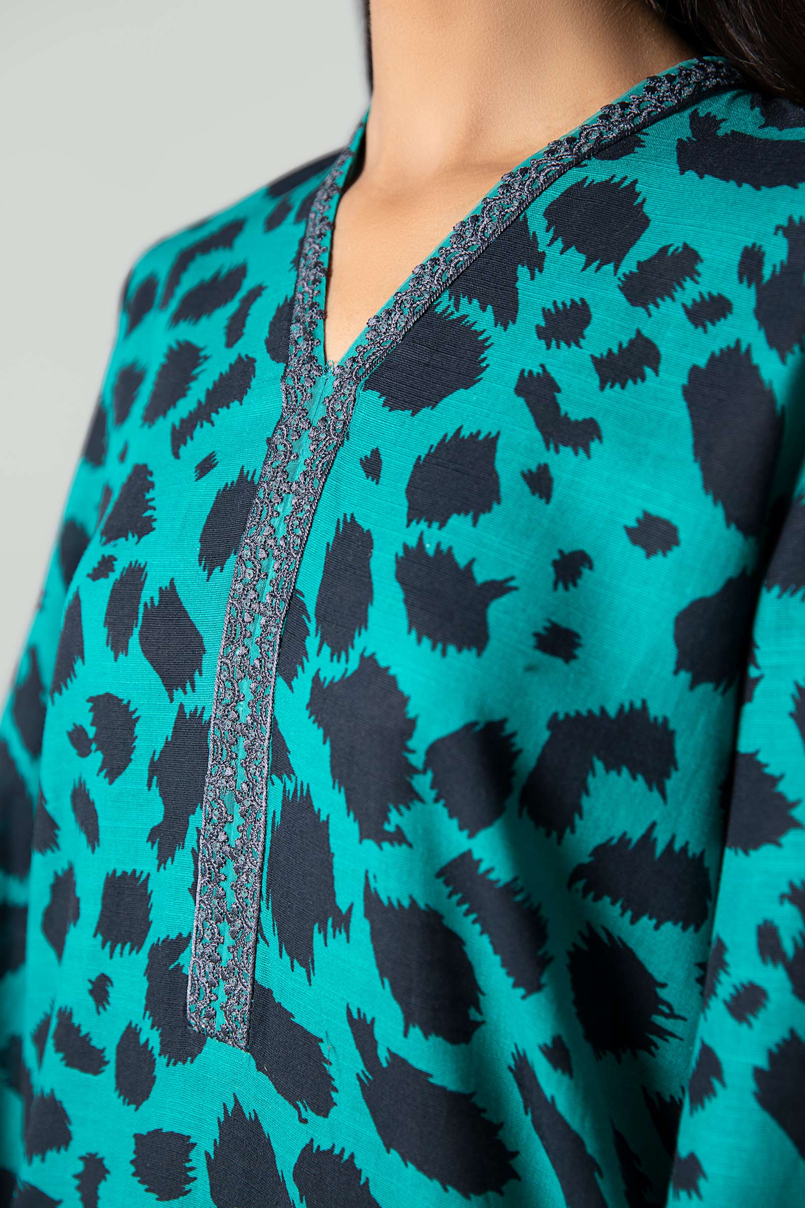 3 Pc Printed Khaddar Suit