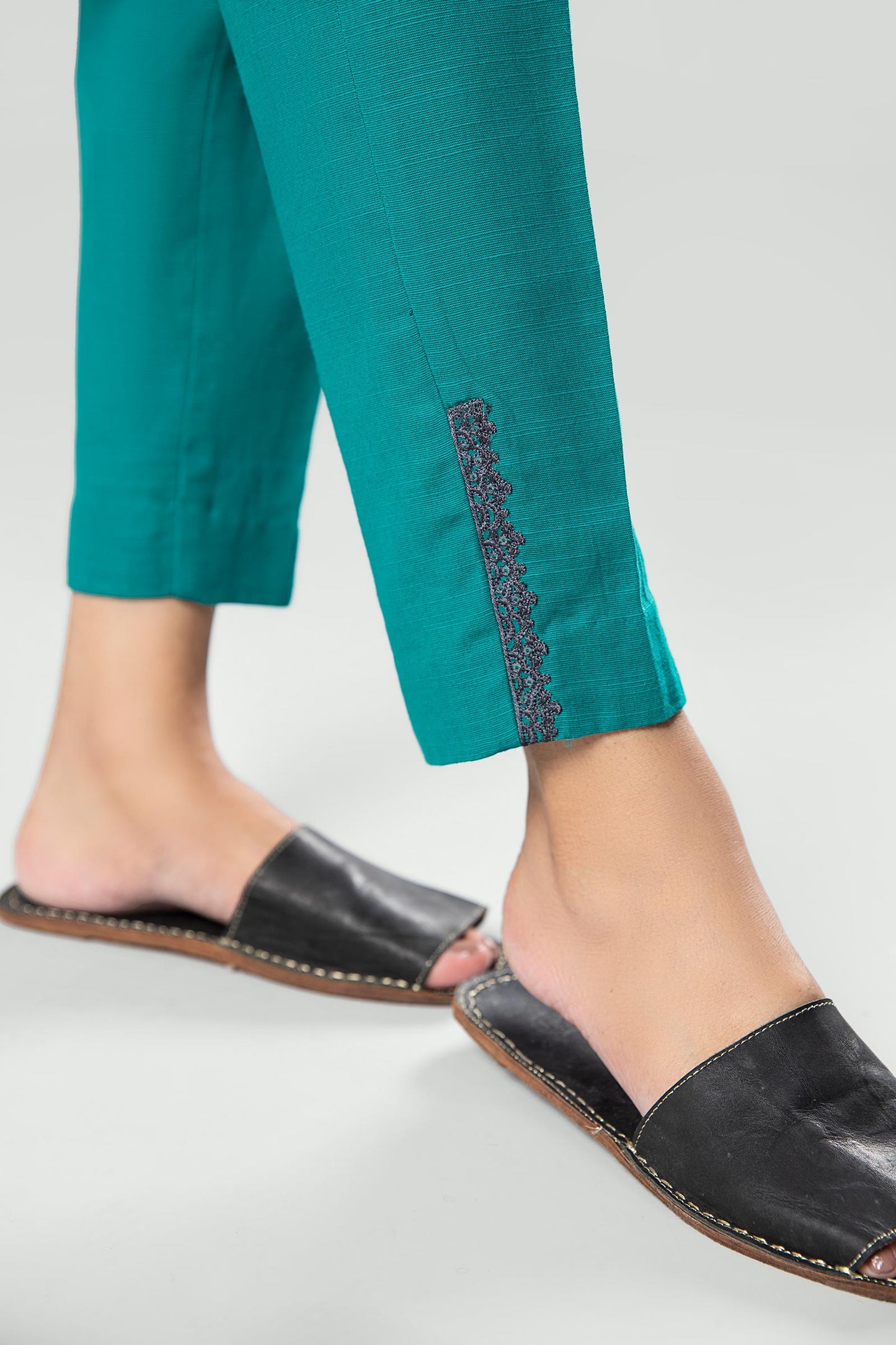 3 Pc Printed Khaddar Suit