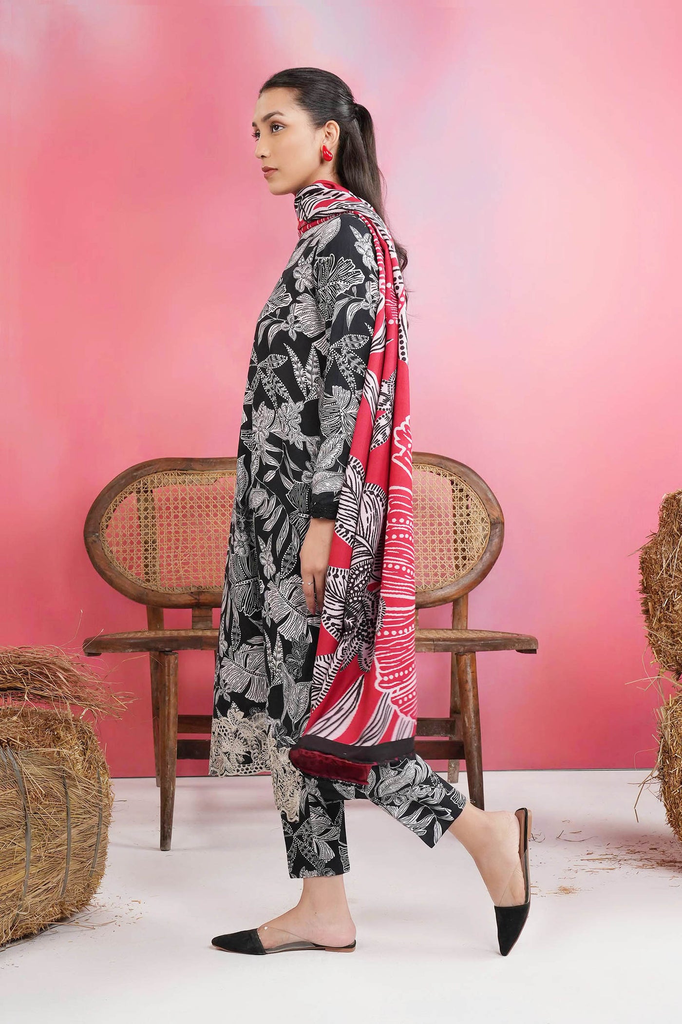 3 Pc Embroidered Khaddar Suit | MB-USPW24-509B