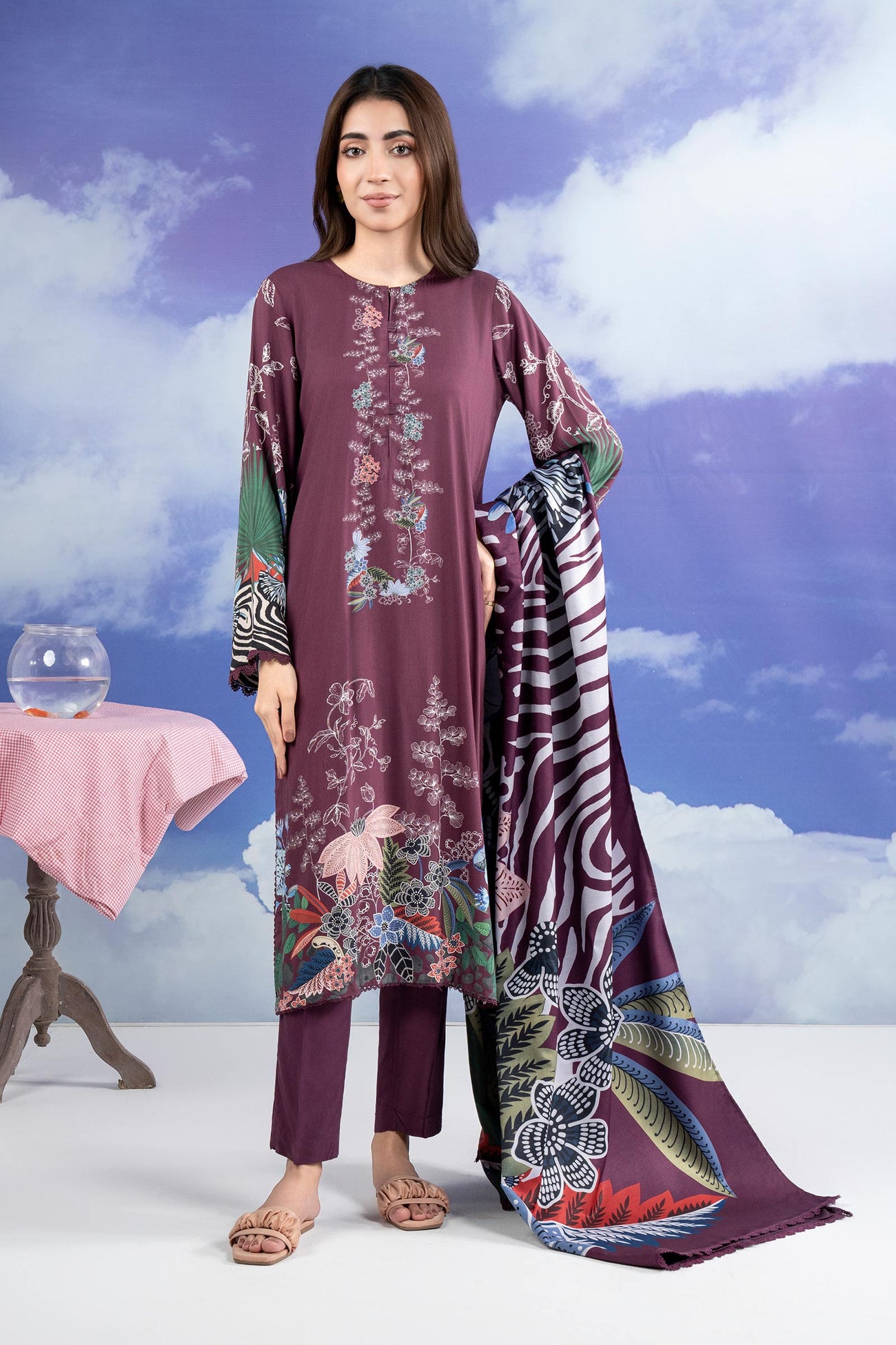 3 Pc Printed Khaddar Suit