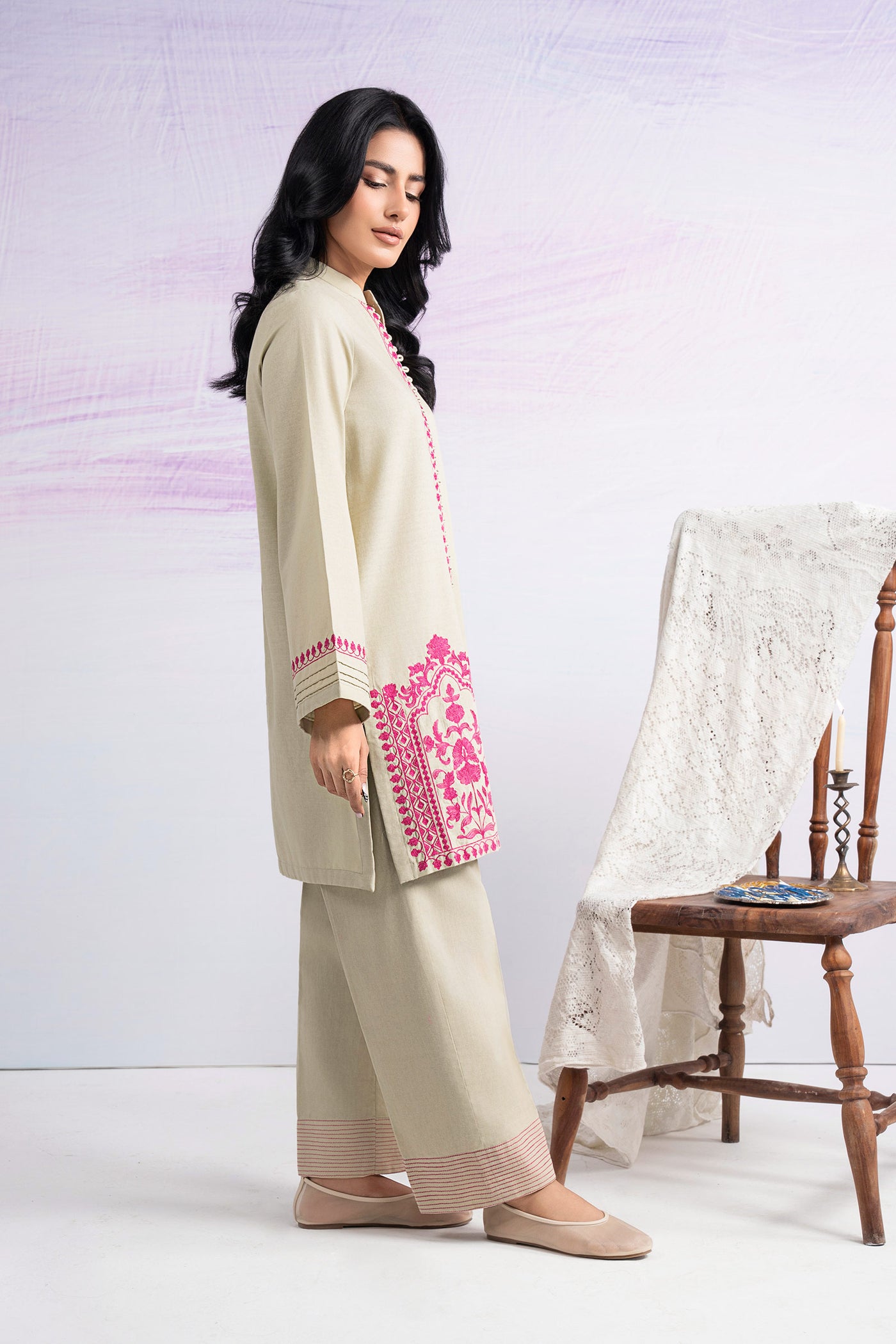 2 Pc Embroidered Crisp Linen Suit