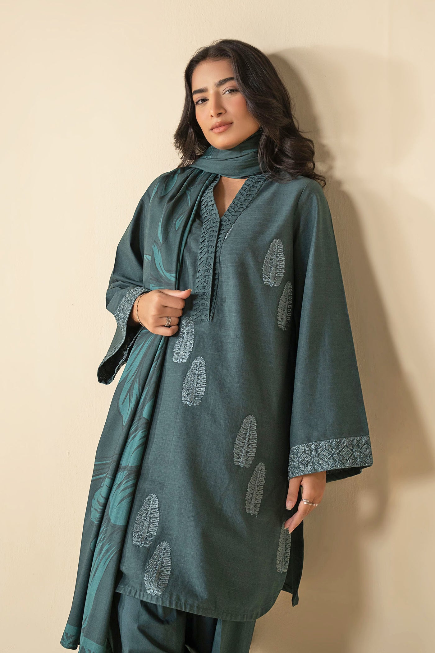 3 Pc Embroidered Crosshatch Suit