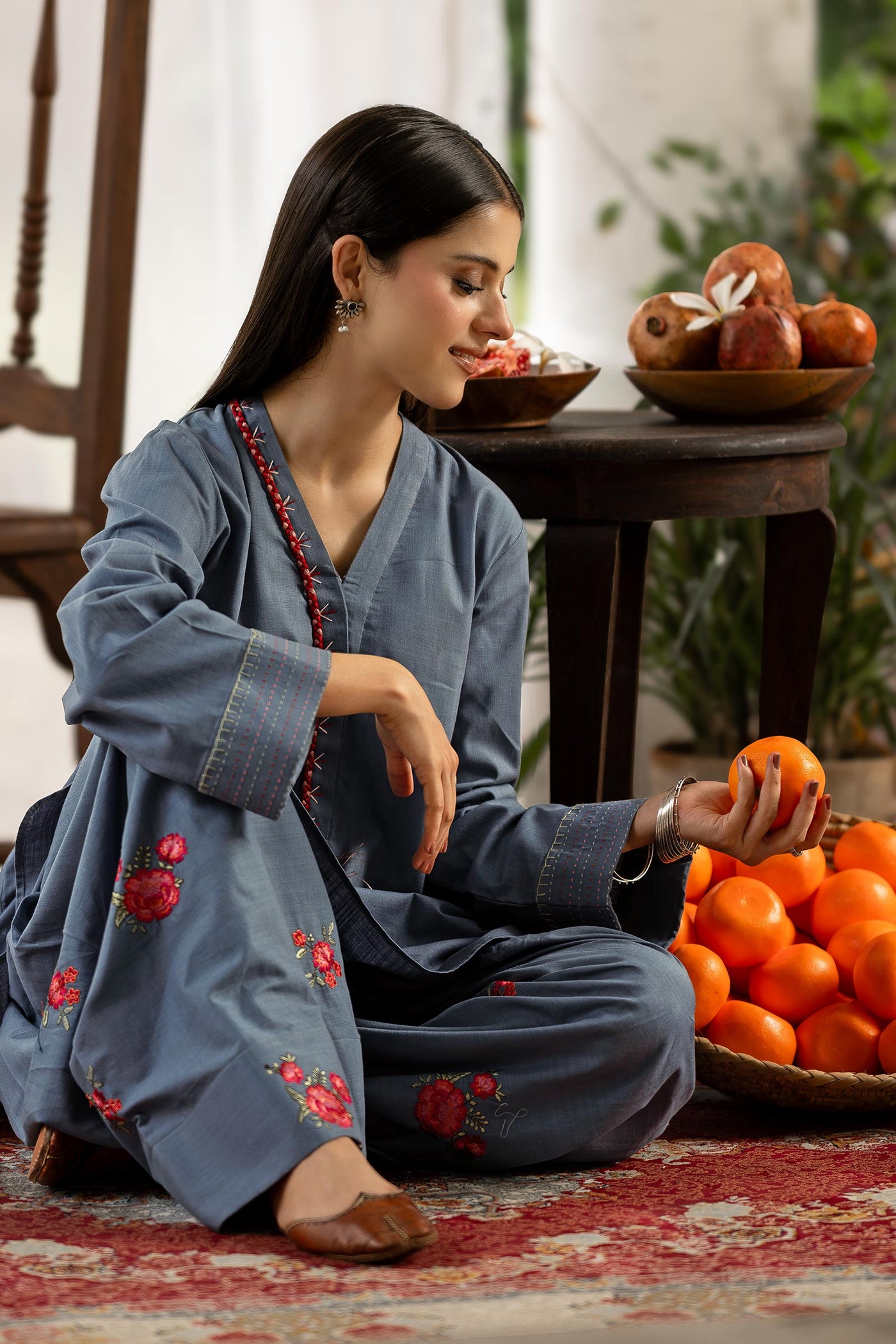 2 Pc Embroidered Crosshatch Suit