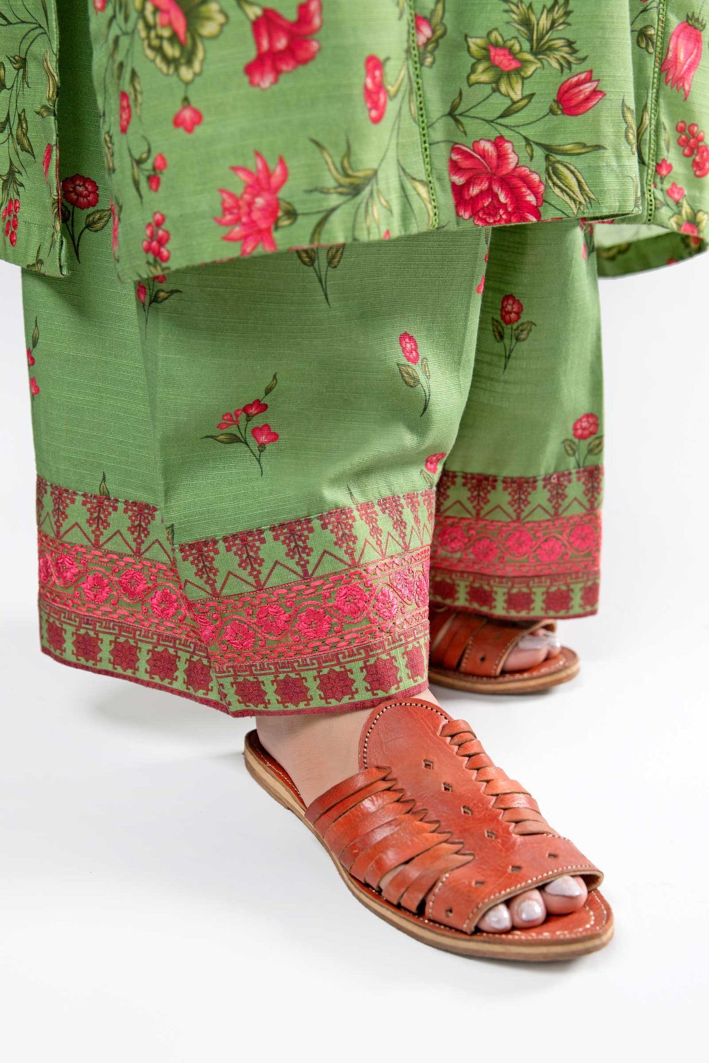 2 Pc Embroidered Khaddar Suit