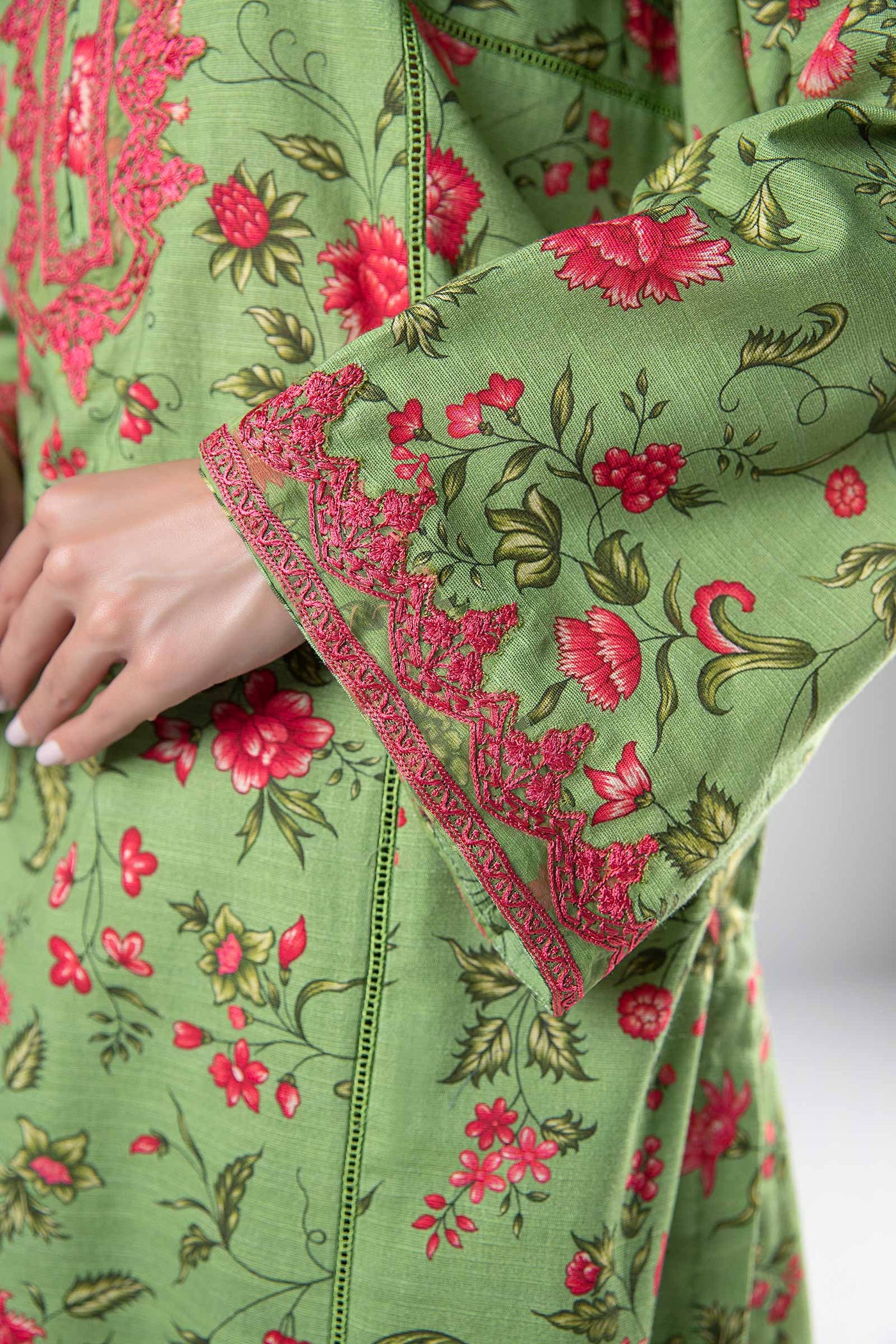 2 Pc Embroidered Khaddar Suit