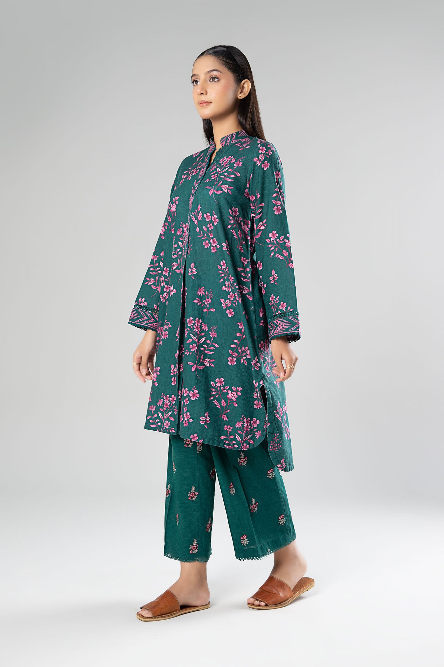 2 Pc Printed Khaddar Suit