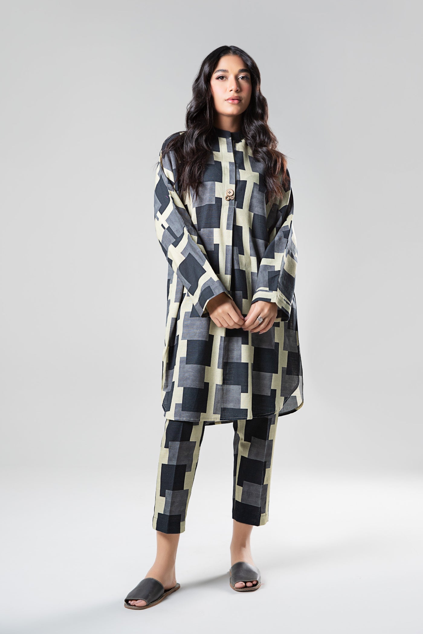 2 Pc Printed Khaddar Suit