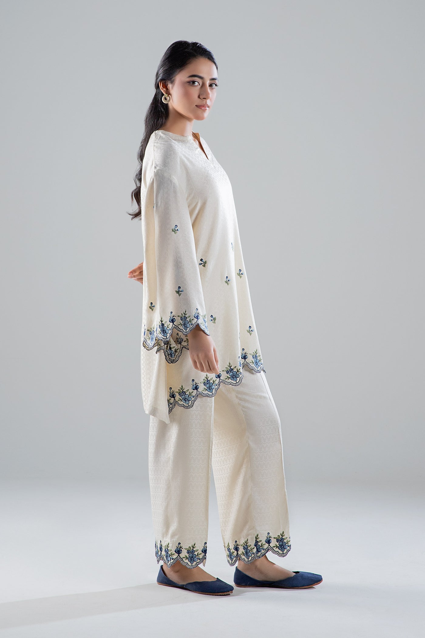 2 Pc Embroidered Linen Suit