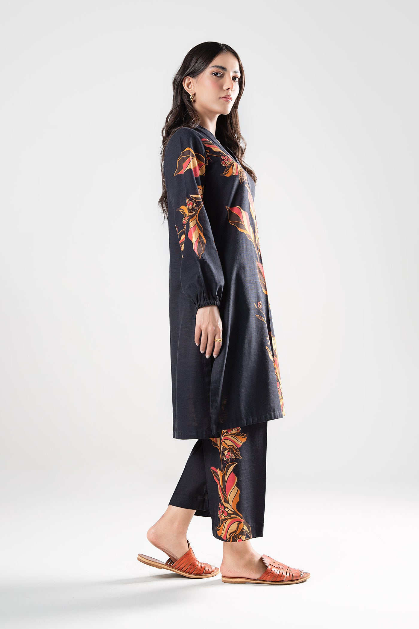 2 Pc Printed Khaddar Suit