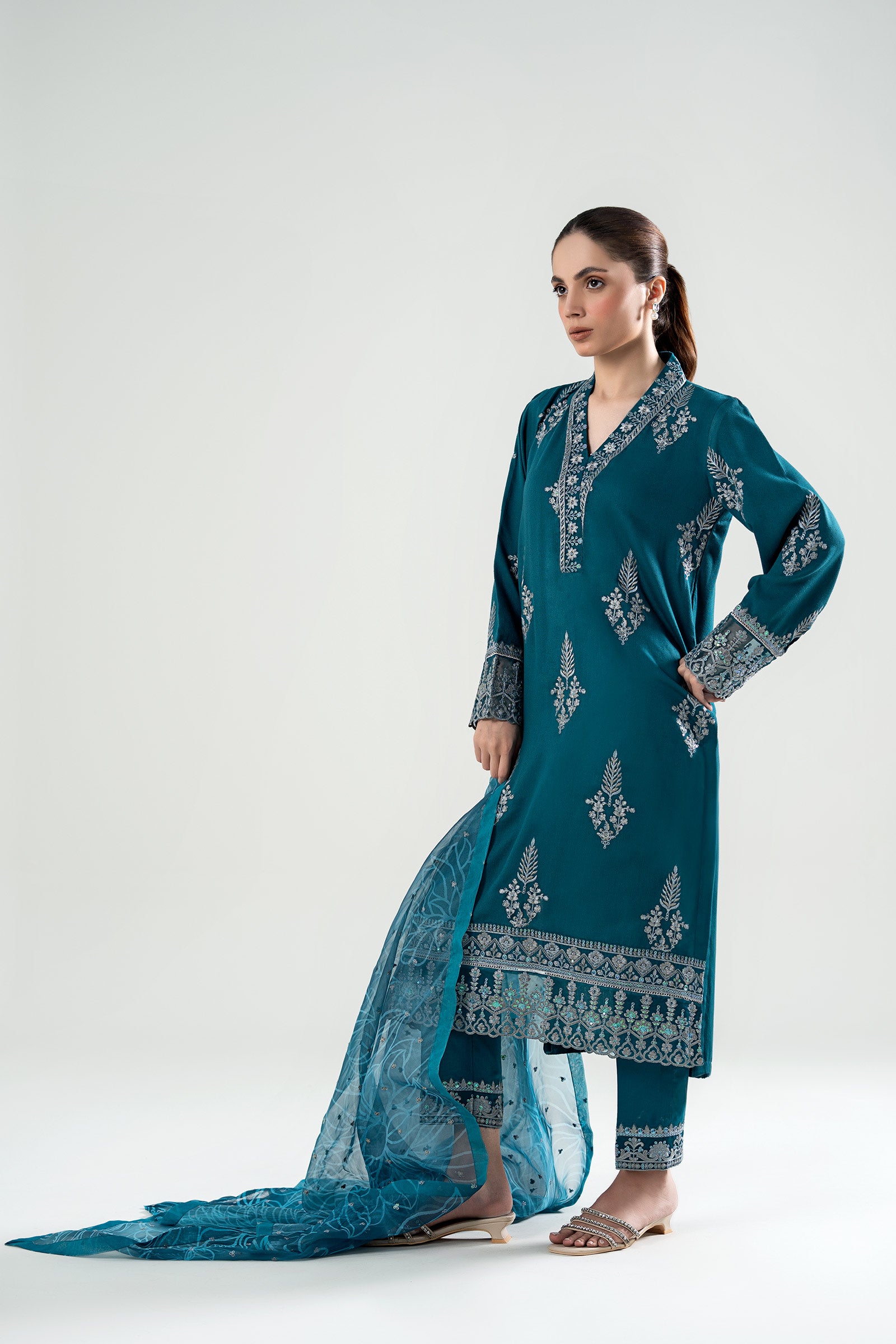 3 Pc Embroidered Karandi Suit