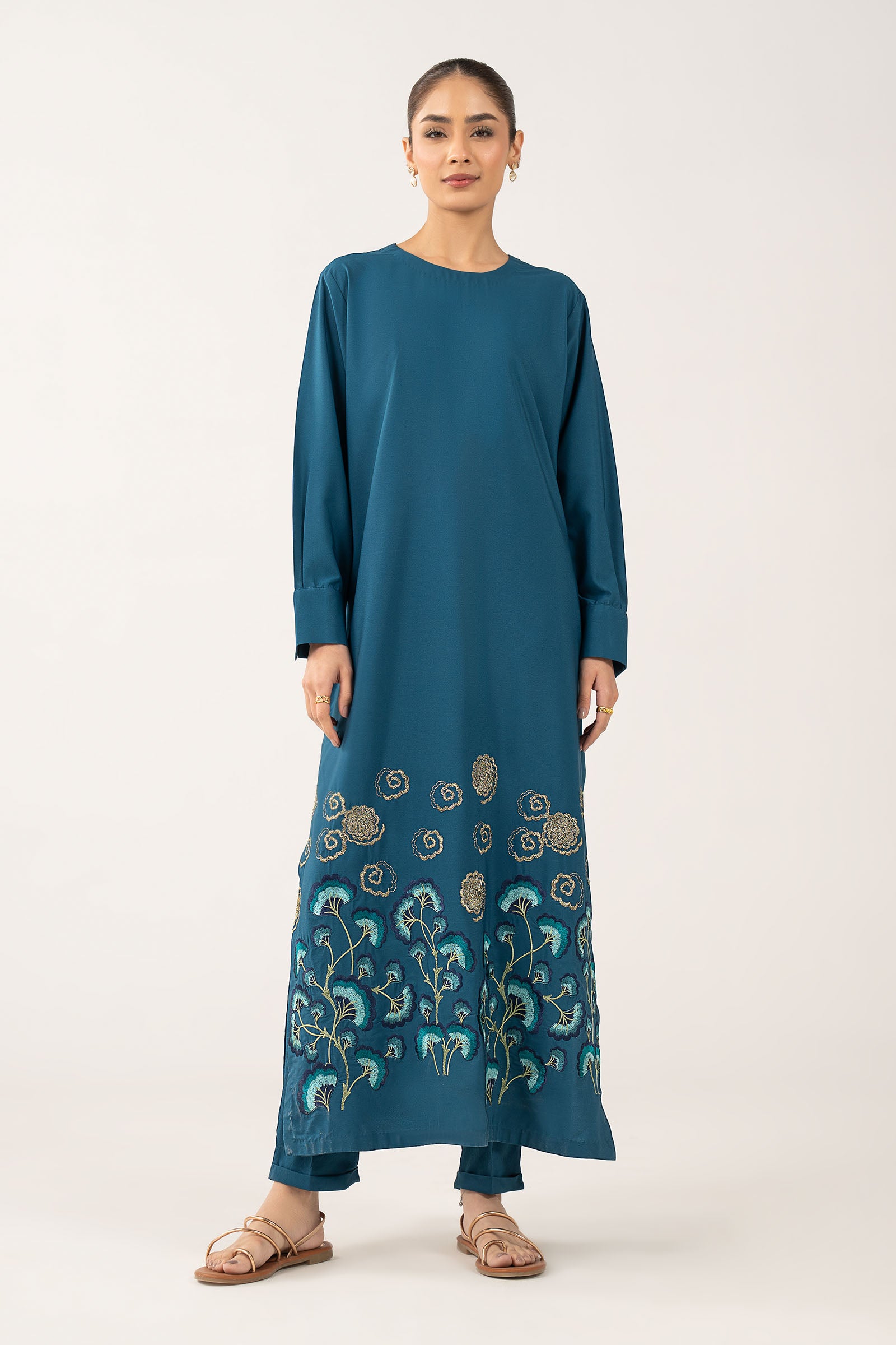 2 Pc Embroidered Crepe Suit