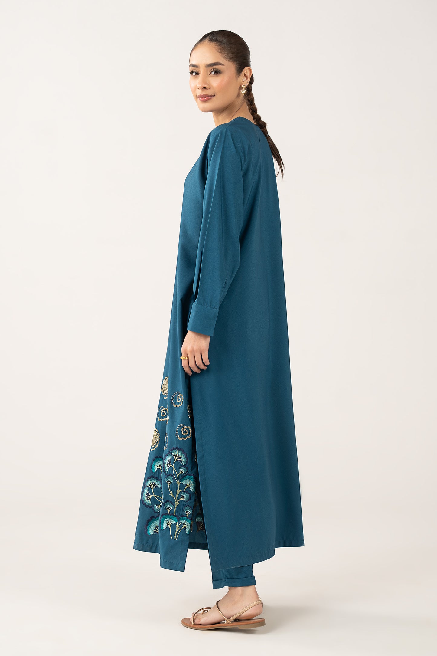 2 Pc Embroidered Crepe Suit