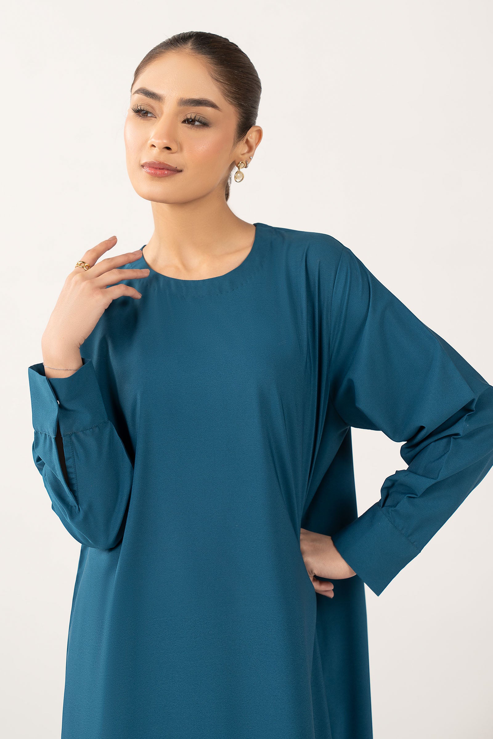 2 Pc Embroidered Crepe Suit