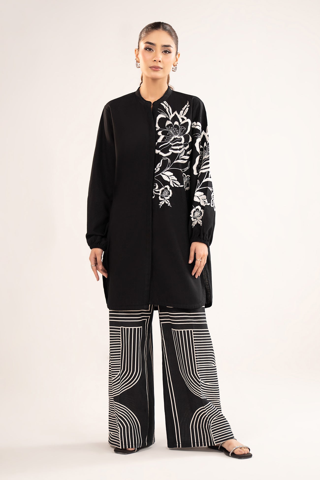 2 Pc Embroidered Khaddar Suit