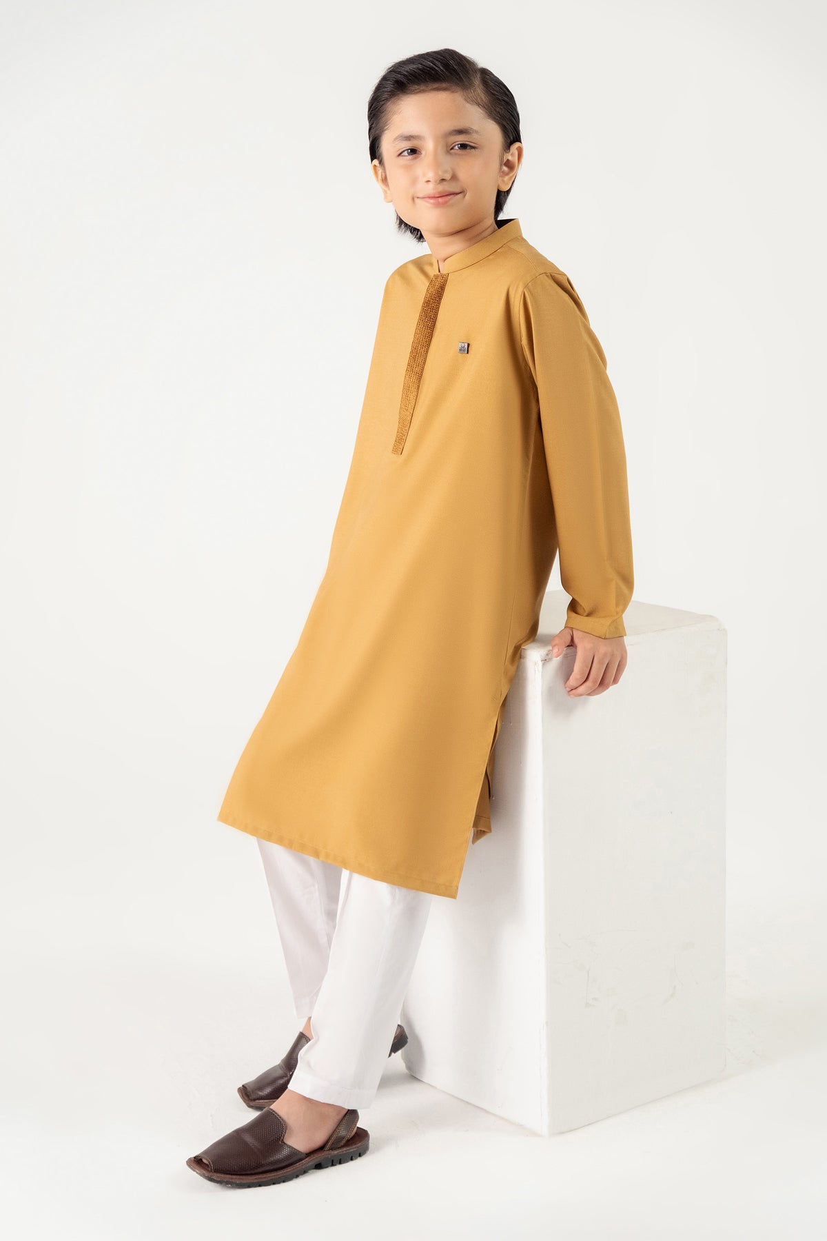 Embroidered Blended Kurta