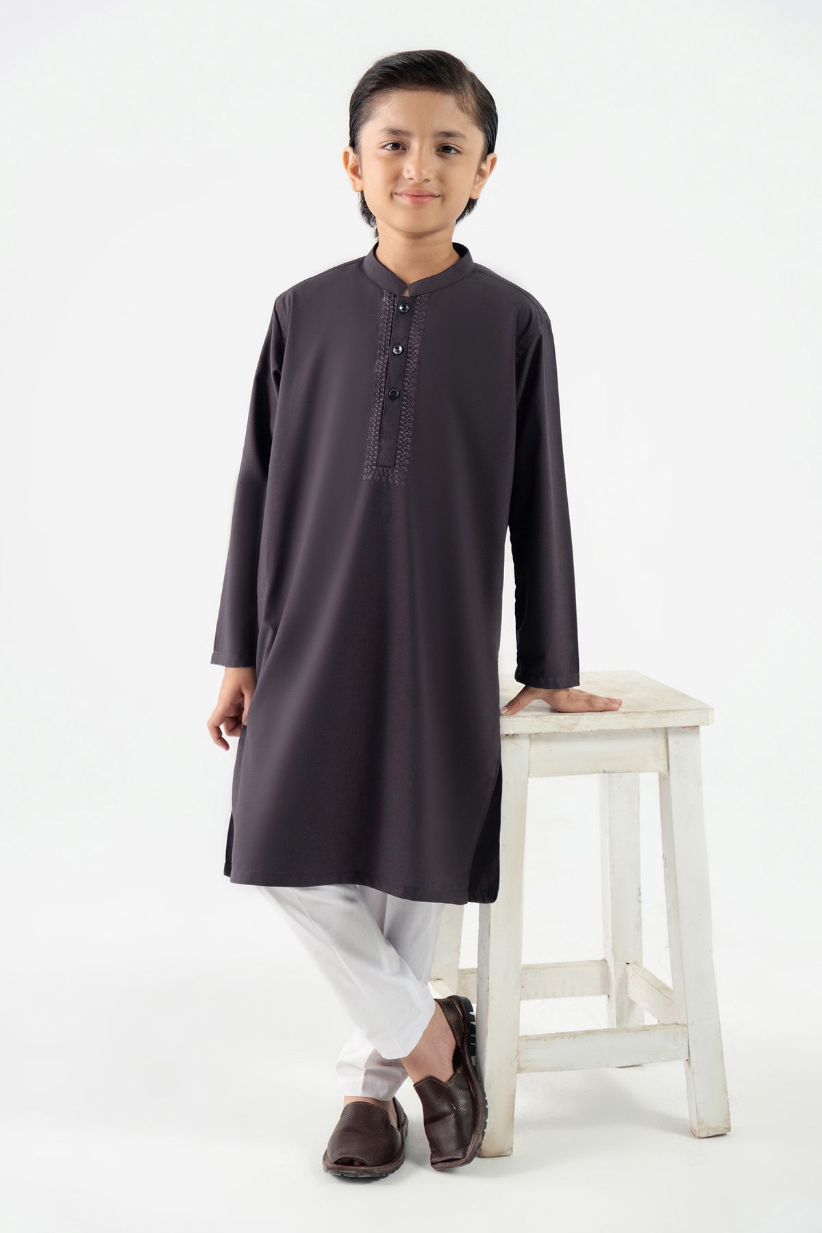 Embroidered Blended Kurta