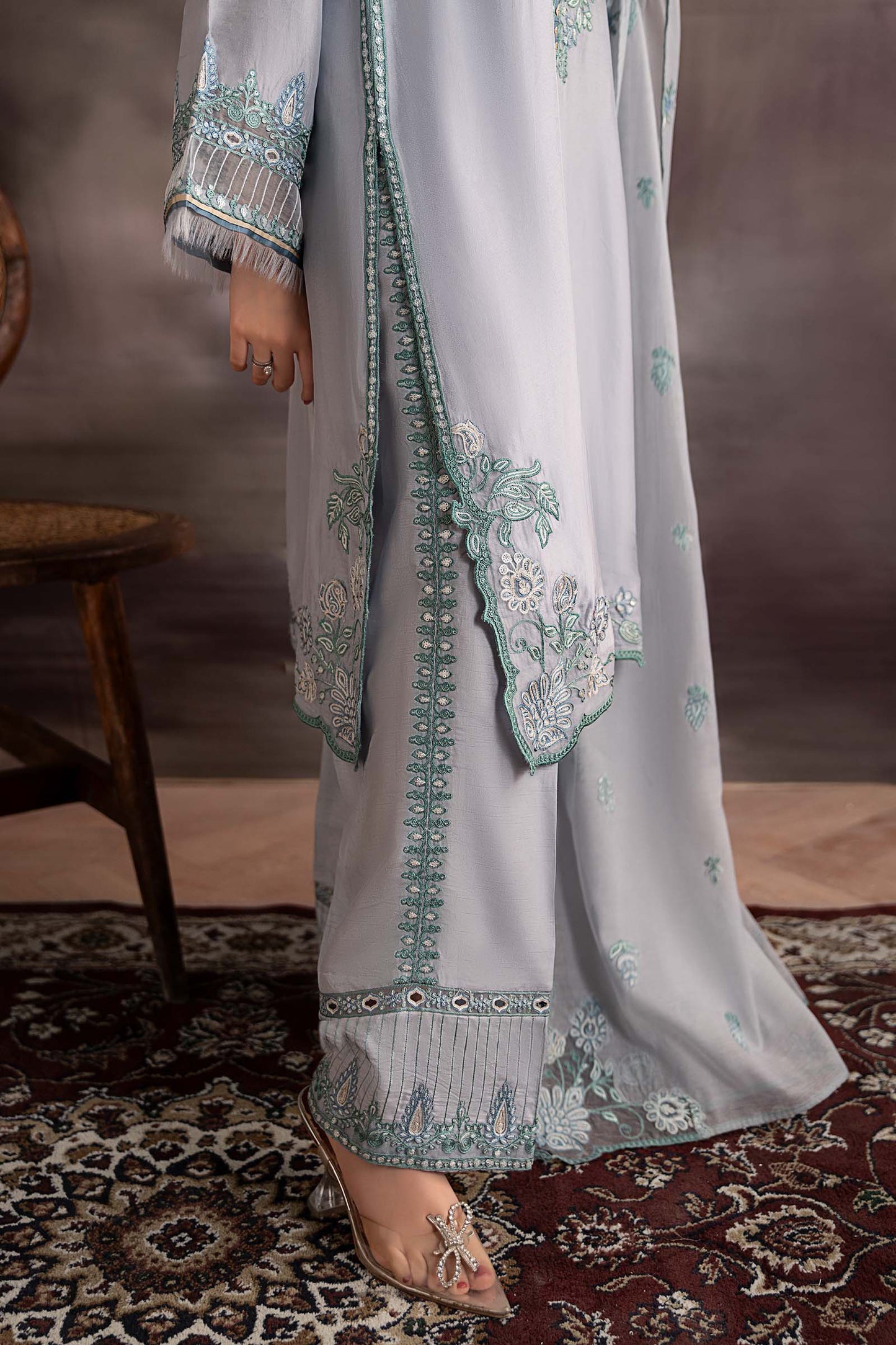 3 Piece Embroidered Tassel Silk Suit