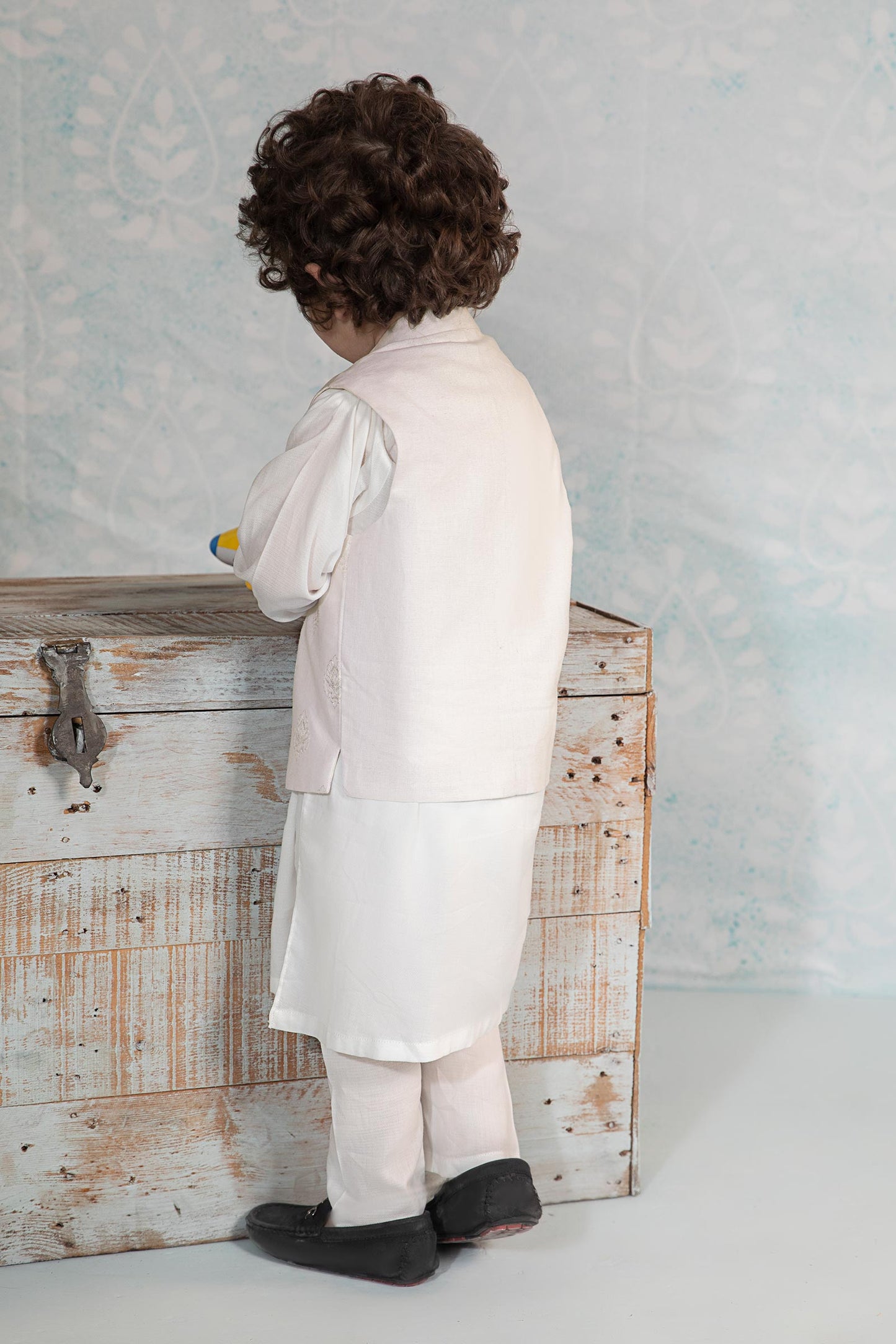 Embroidered Dobby Suit