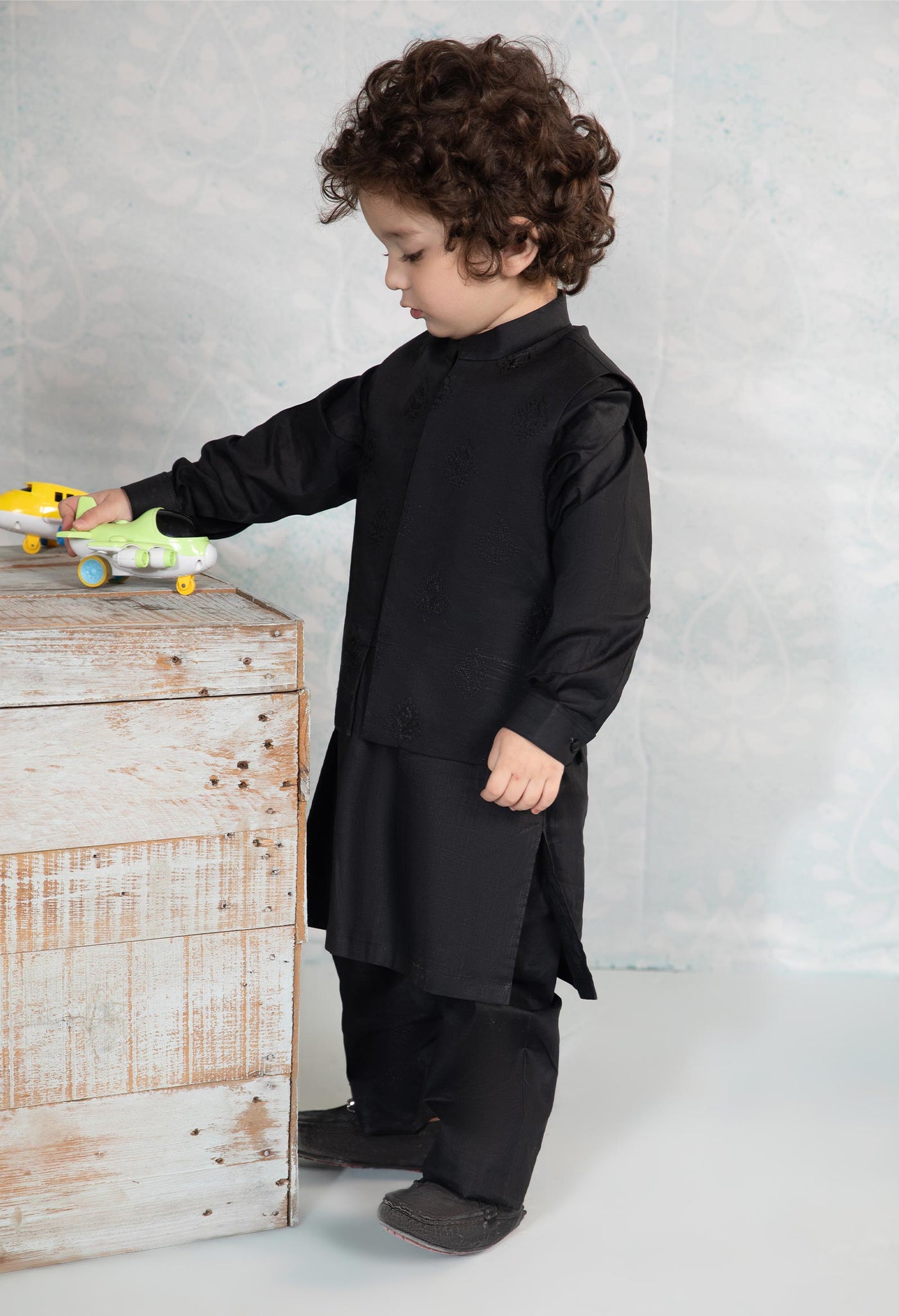 Embroidered Slub Cotton Suit