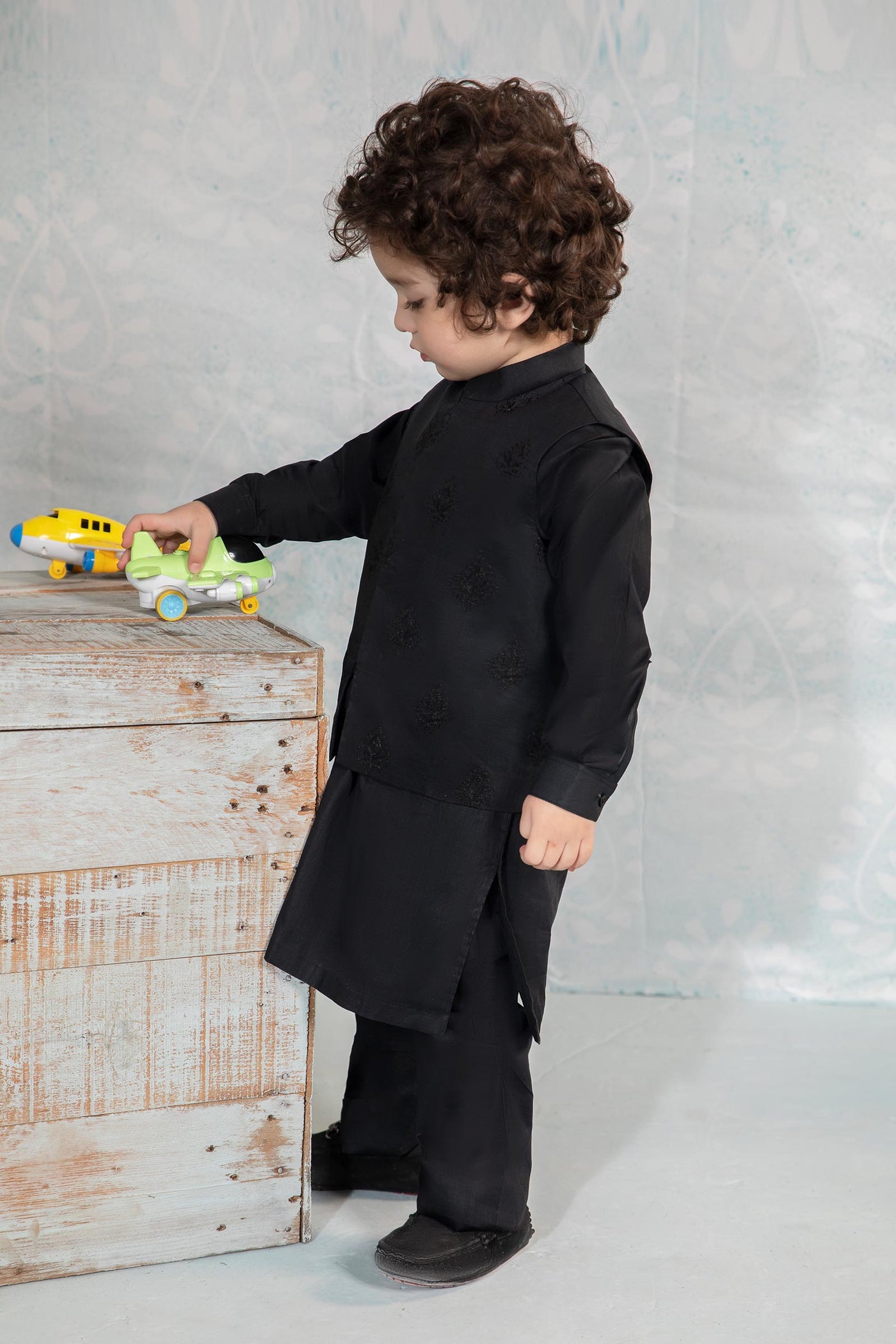 Embroidered Slub Cotton Suit