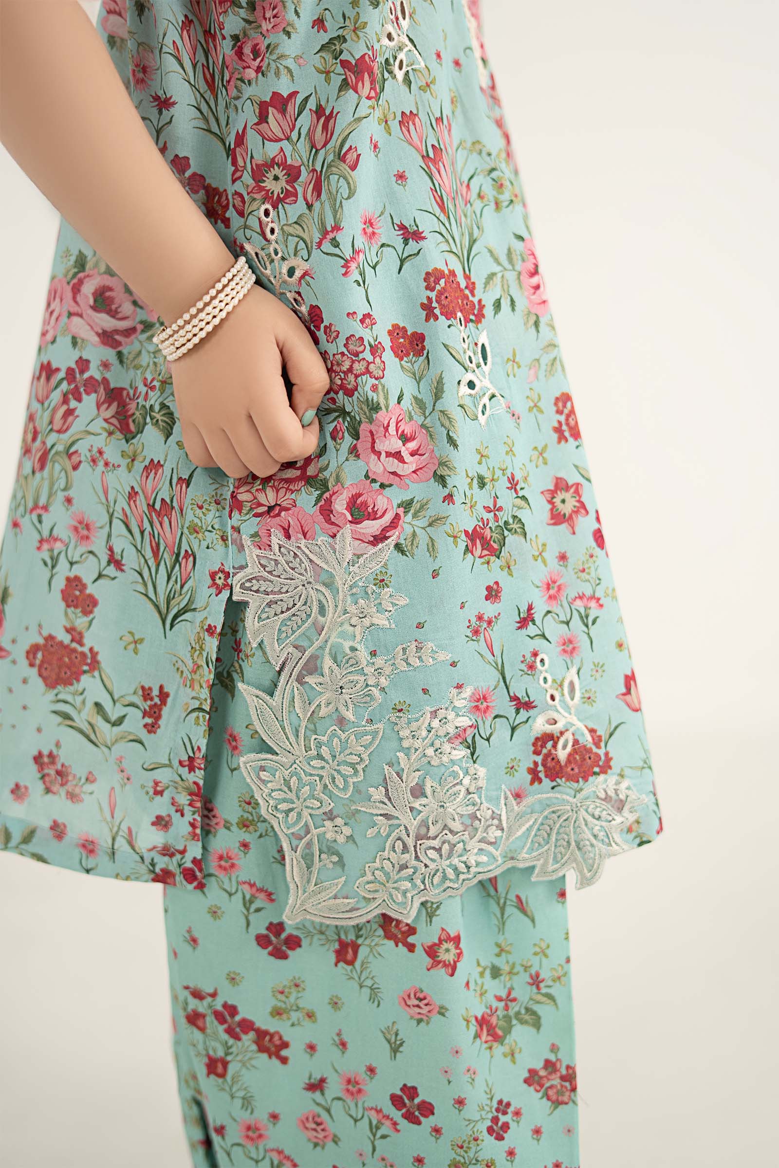3 Piece Embroidered Lawn Suit