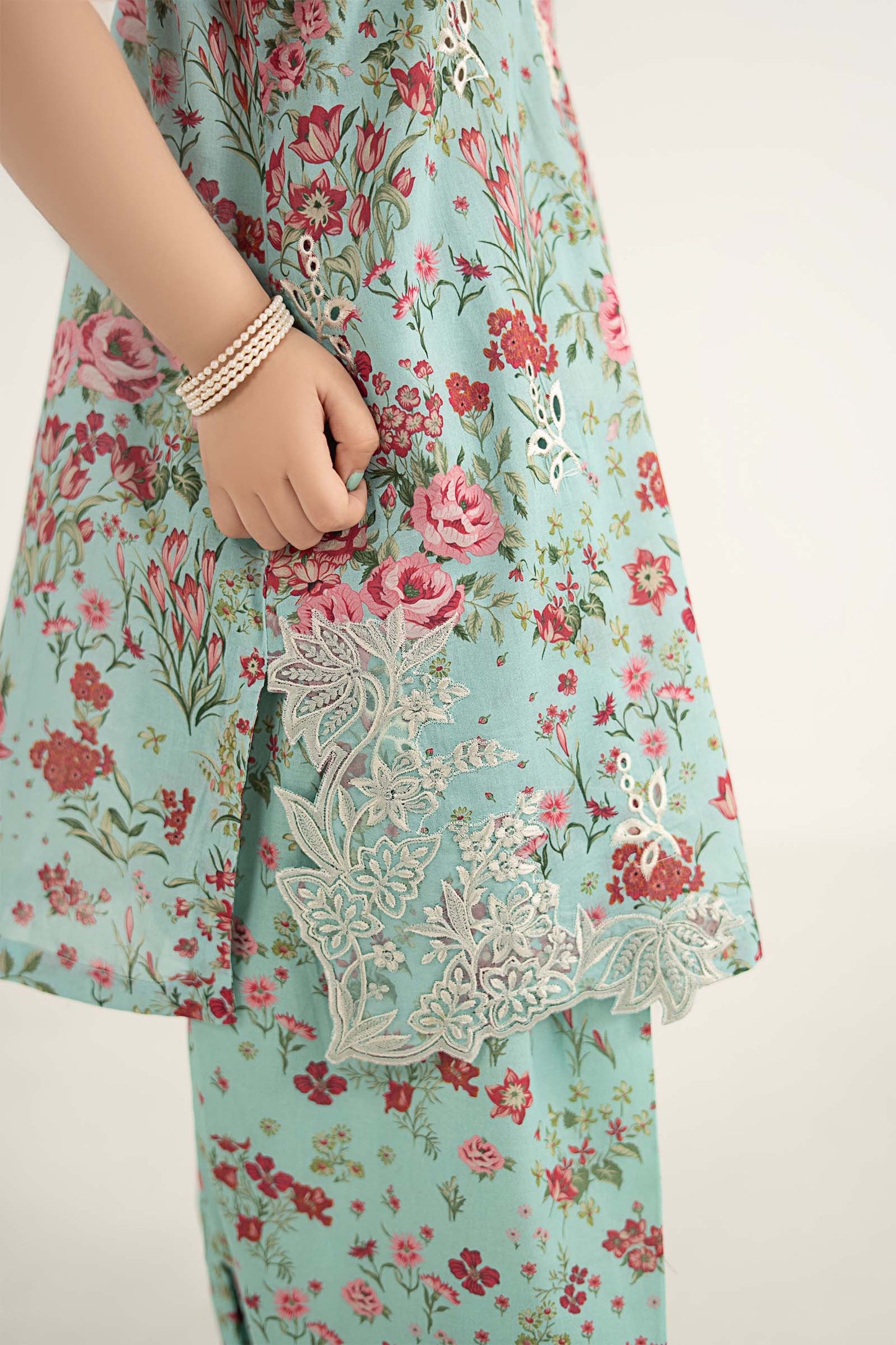 3 Piece Embroidered Lawn Suit