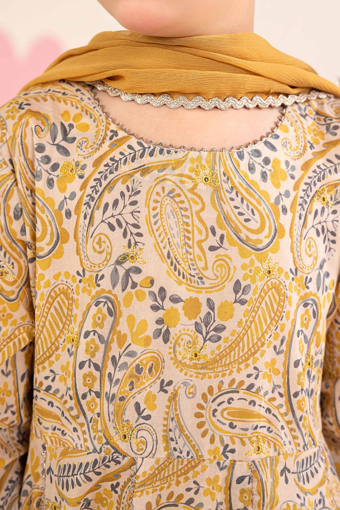 3 Piece Embroidered Lawn Suit
