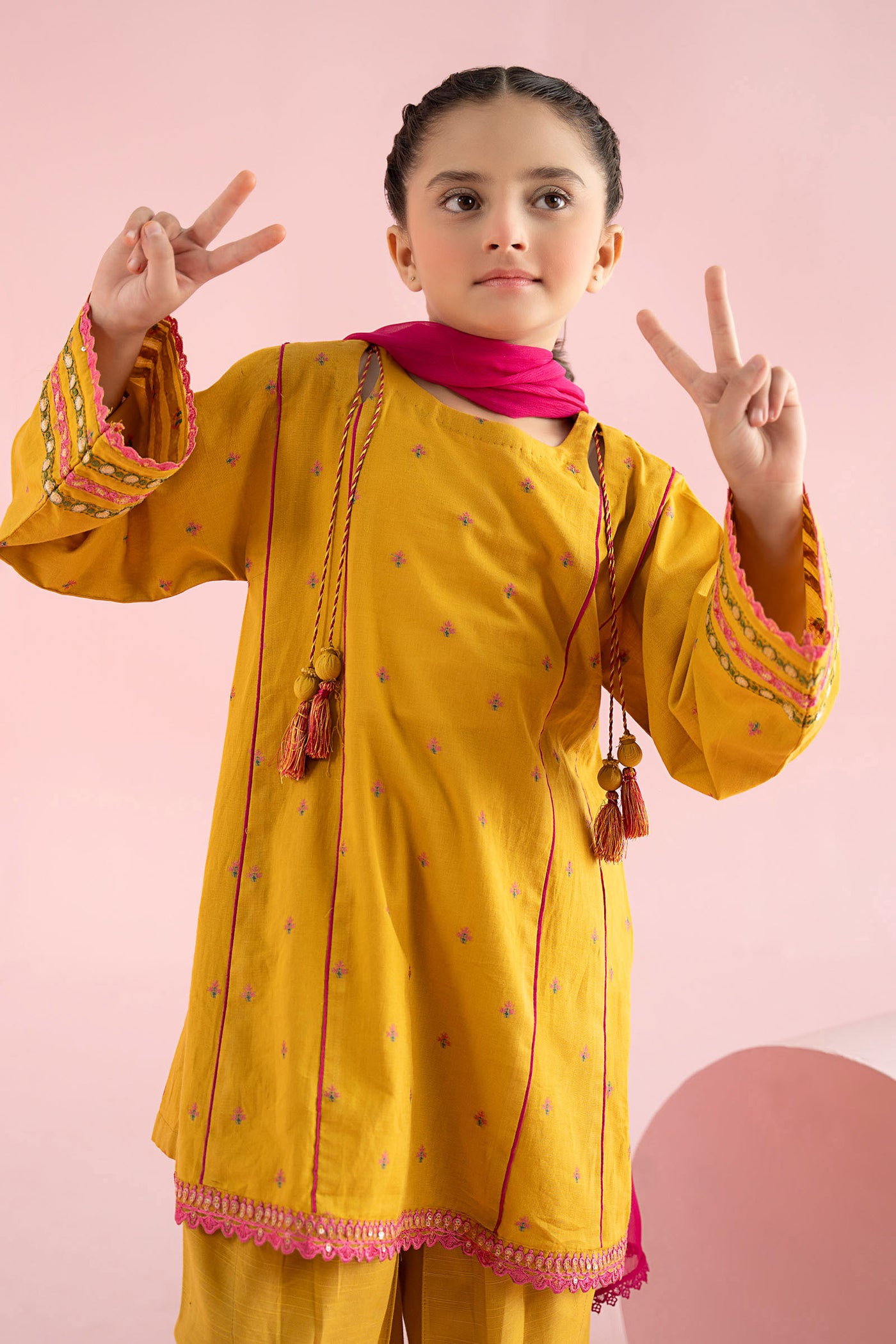 3 Piece Embroidered Jacquard Brochia Suit