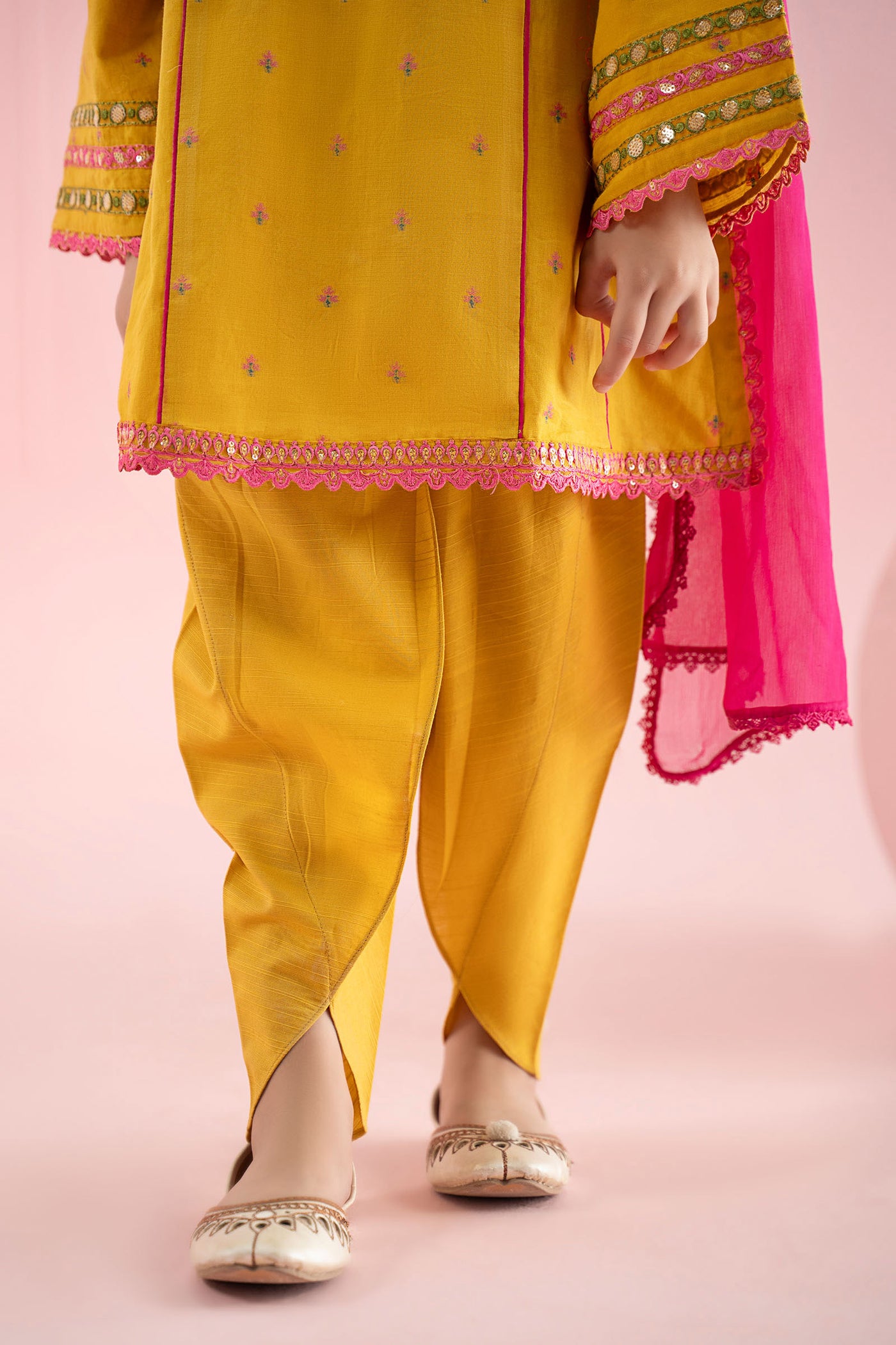 3 Piece Embroidered Jacquard Brochia Suit