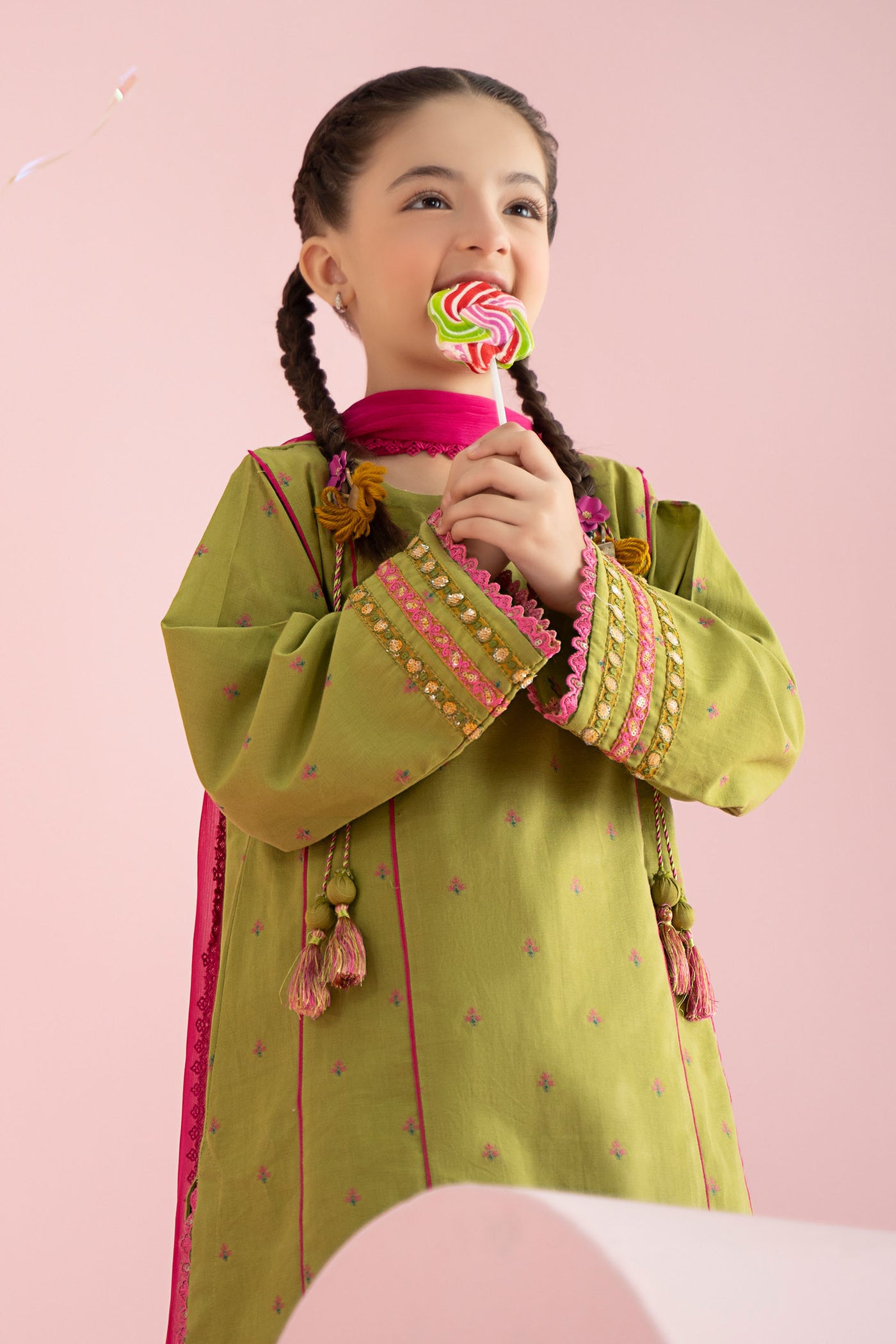 3 Piece Embroidered Jacquard Brochia Suit
