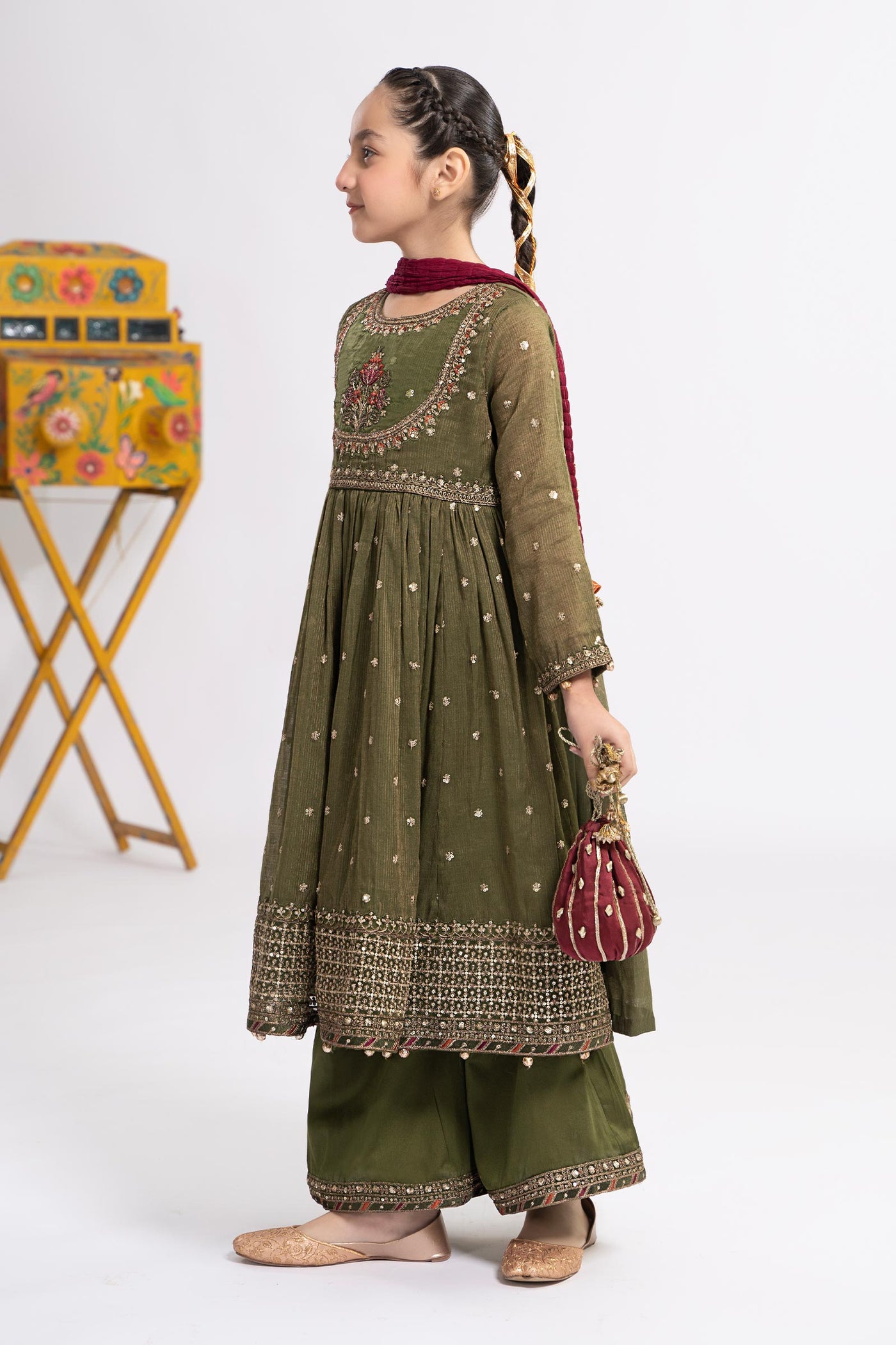 3 PIECE EMBROIDERED ZARI LAWN SUIT | MKS-EF24-33