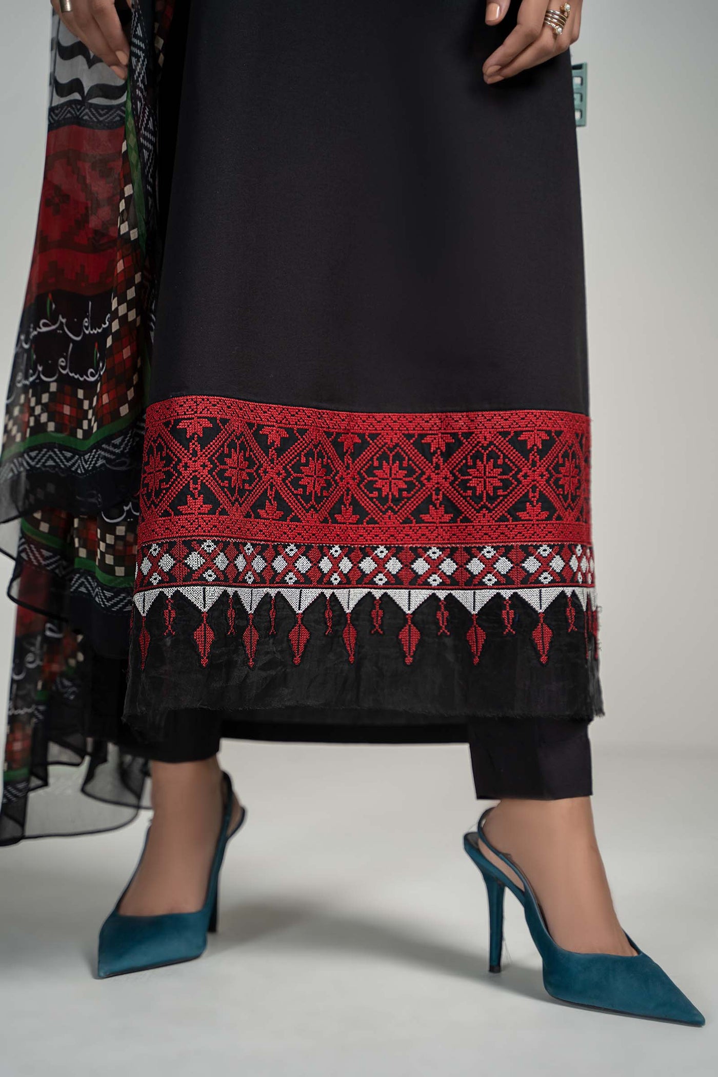 3 Piece Dyed Lawn Suit