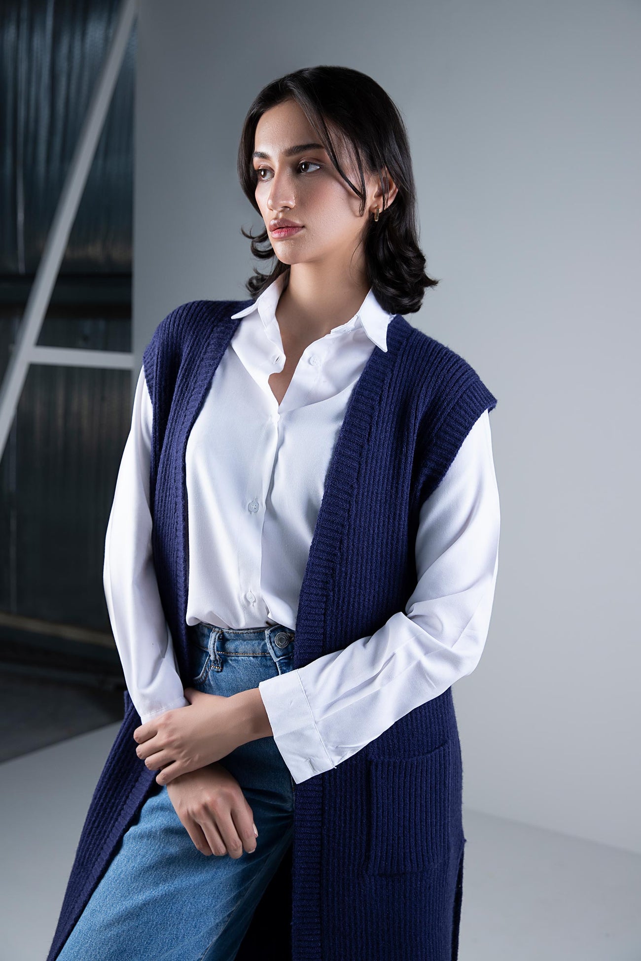 Sleeveless Long Cardigan