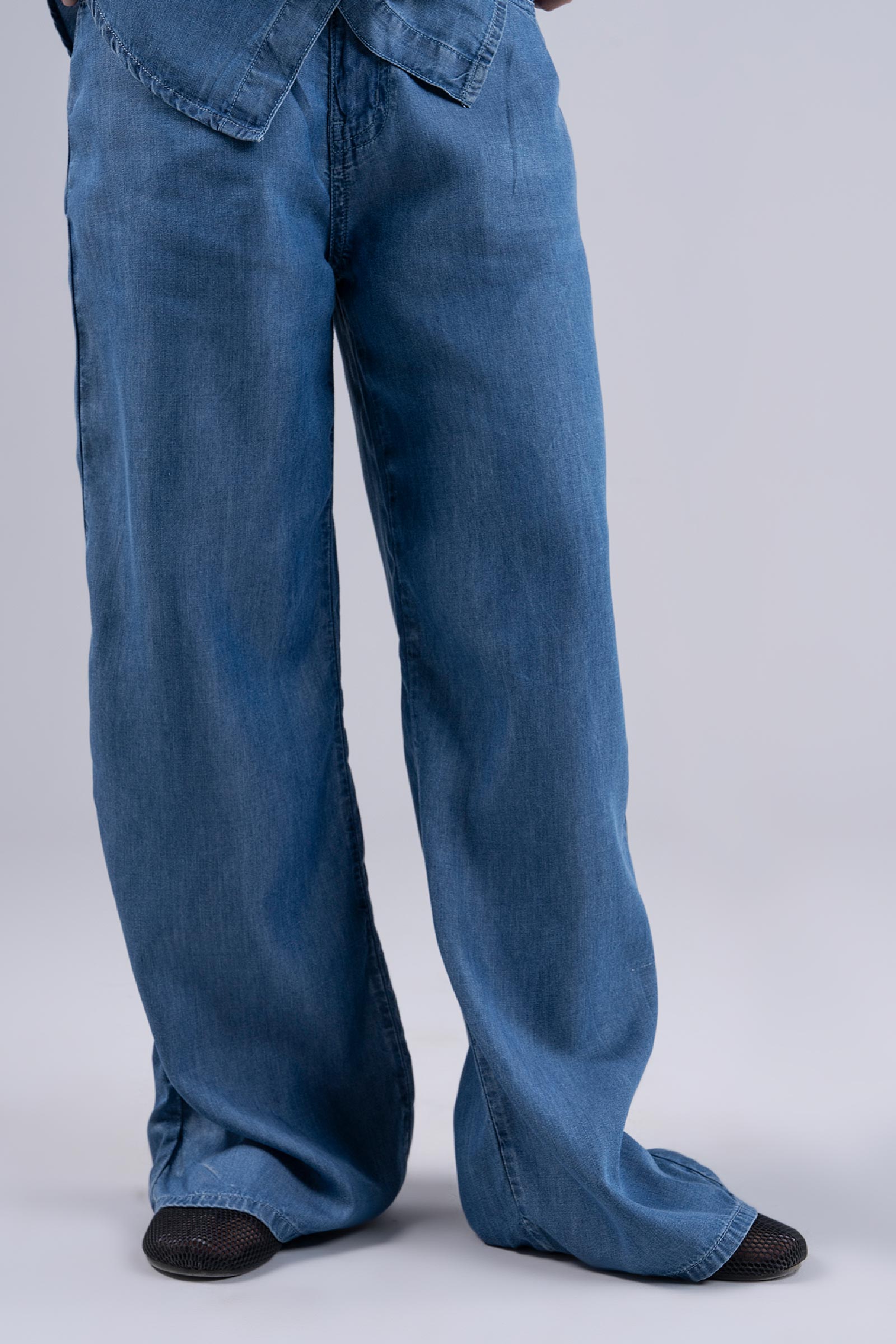 Wide-Leg Jeans