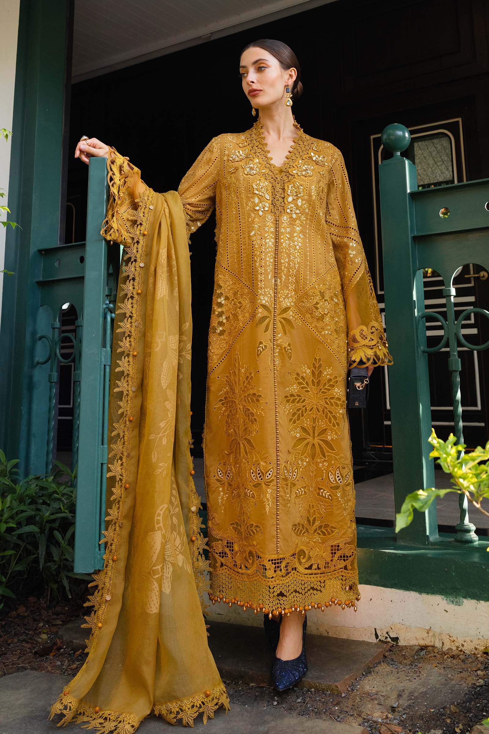 Video preview - 3 Piece Unstitched Embroidered Lawn Suit