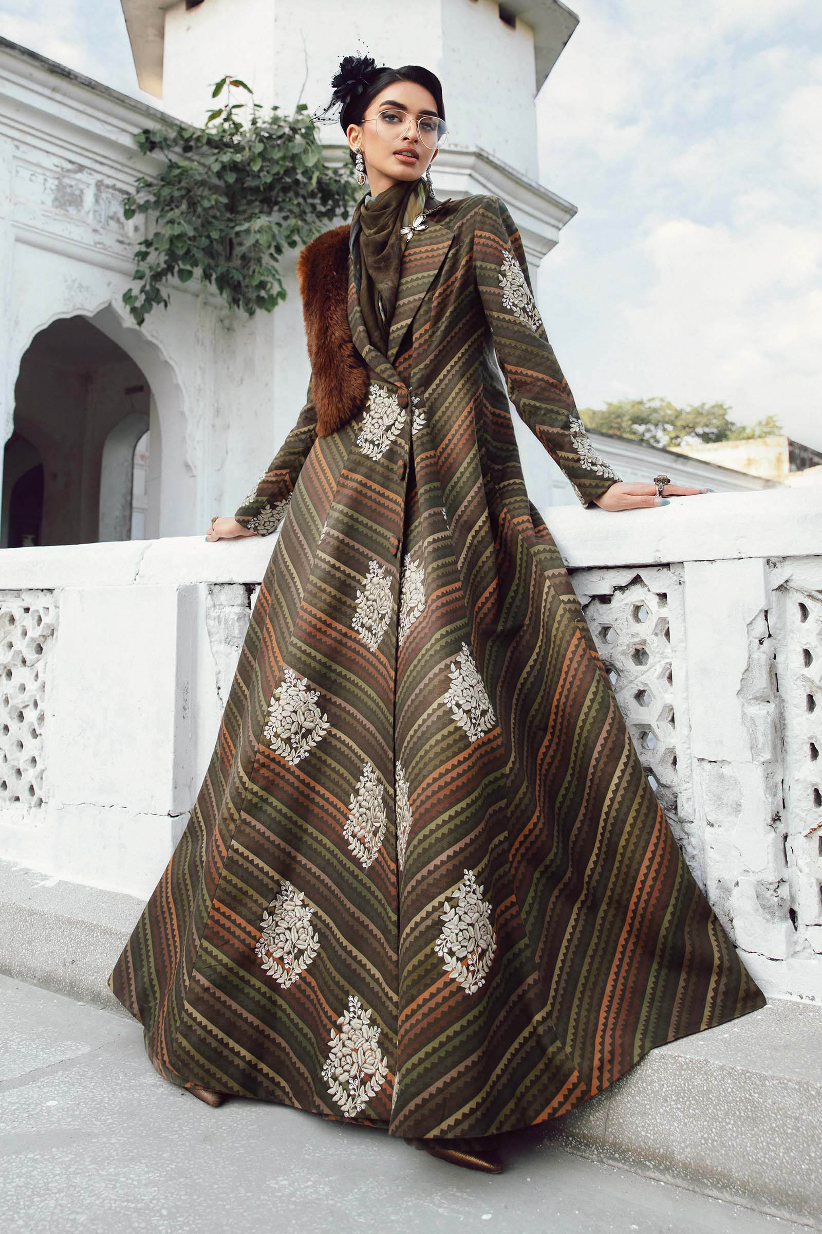 Video preview - 3 Piece Unstitched Embroidered Cambric Suit | MPT-2705-B