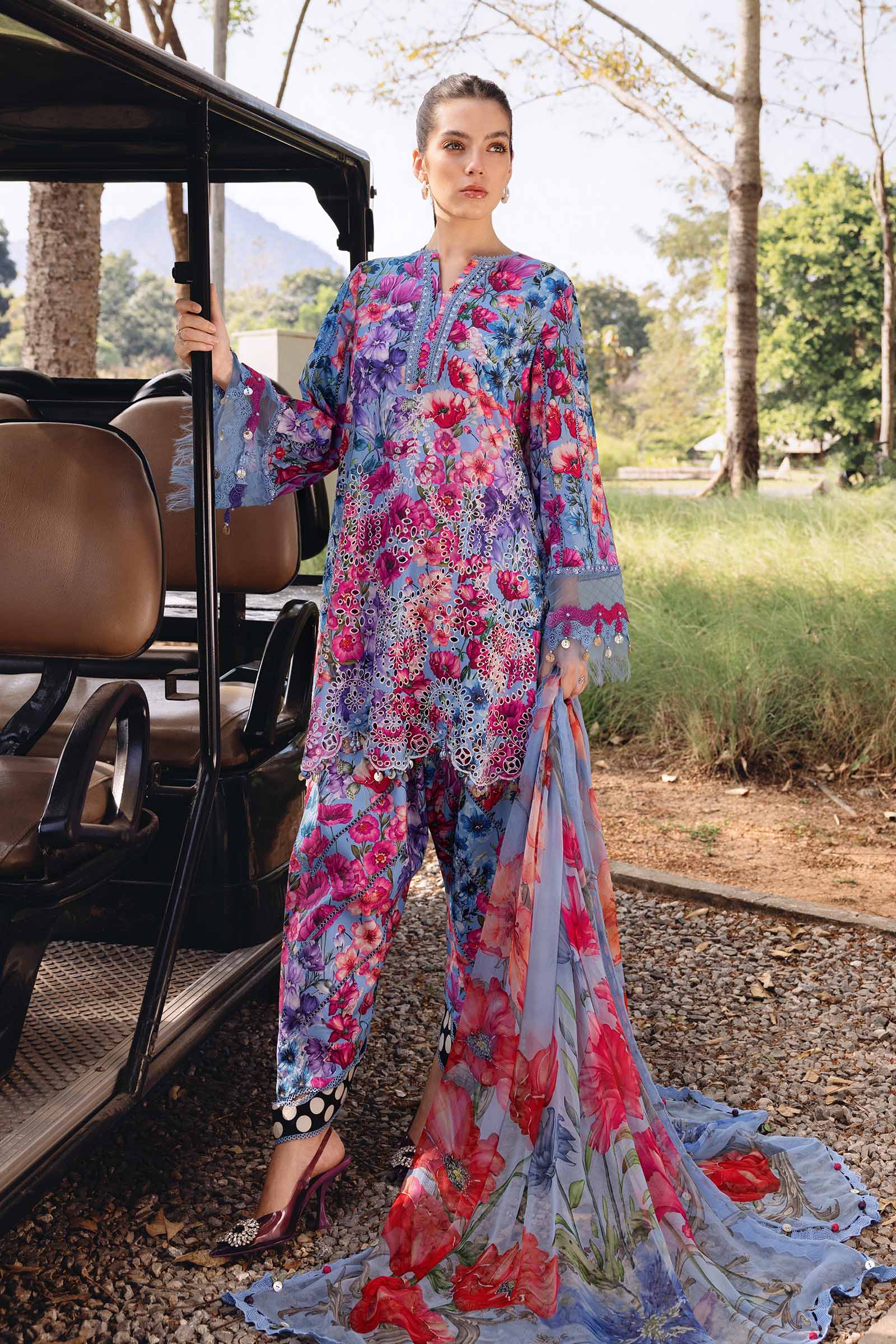 Video preview - 3 Piece Unstitched Embroidered Lawn Suit