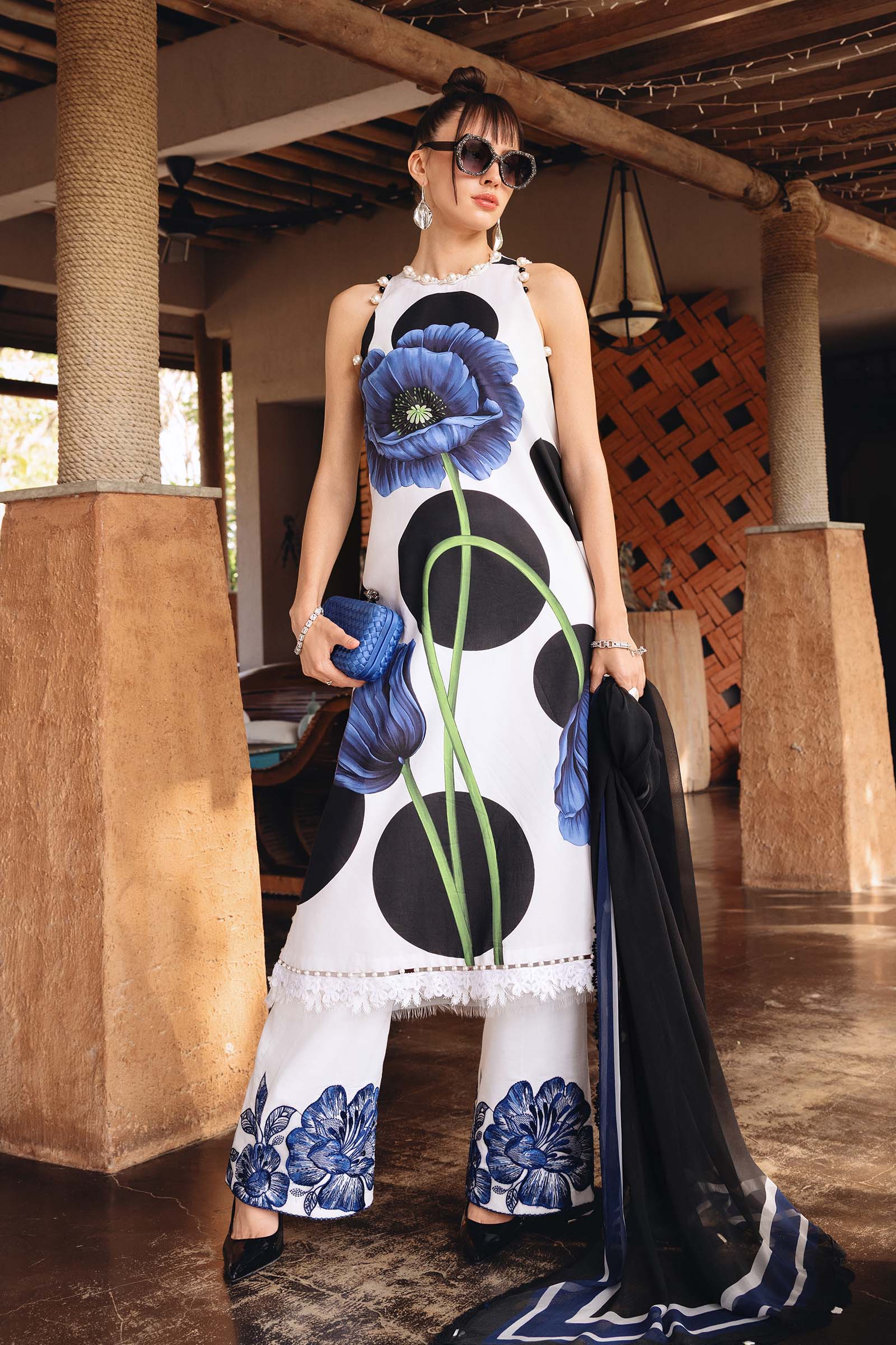 Video preview - 3 Piece Unstitched Embroidered Lawn Suit