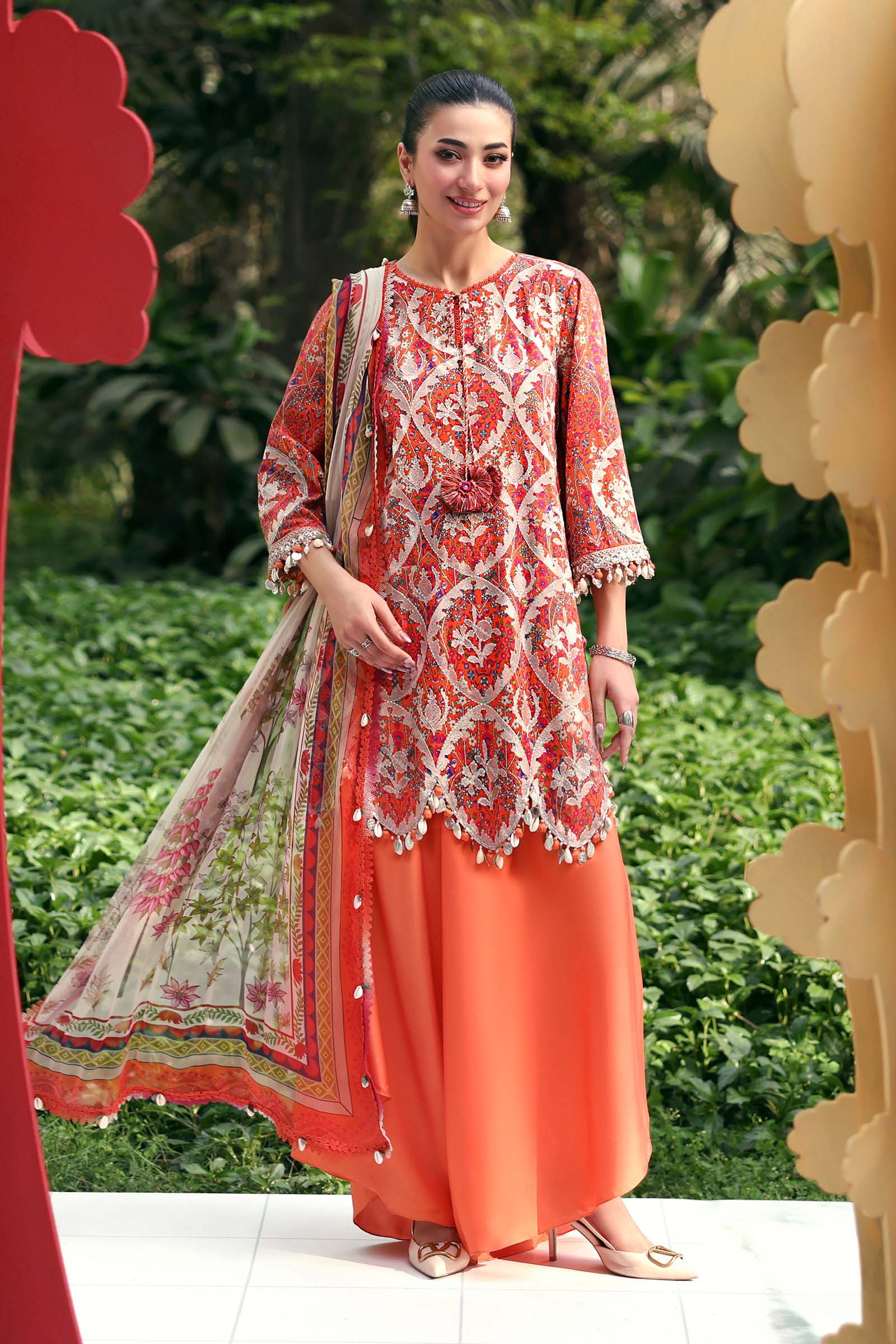 Video preview - 3 Piece Unstitched Embroidered Lawn Suit