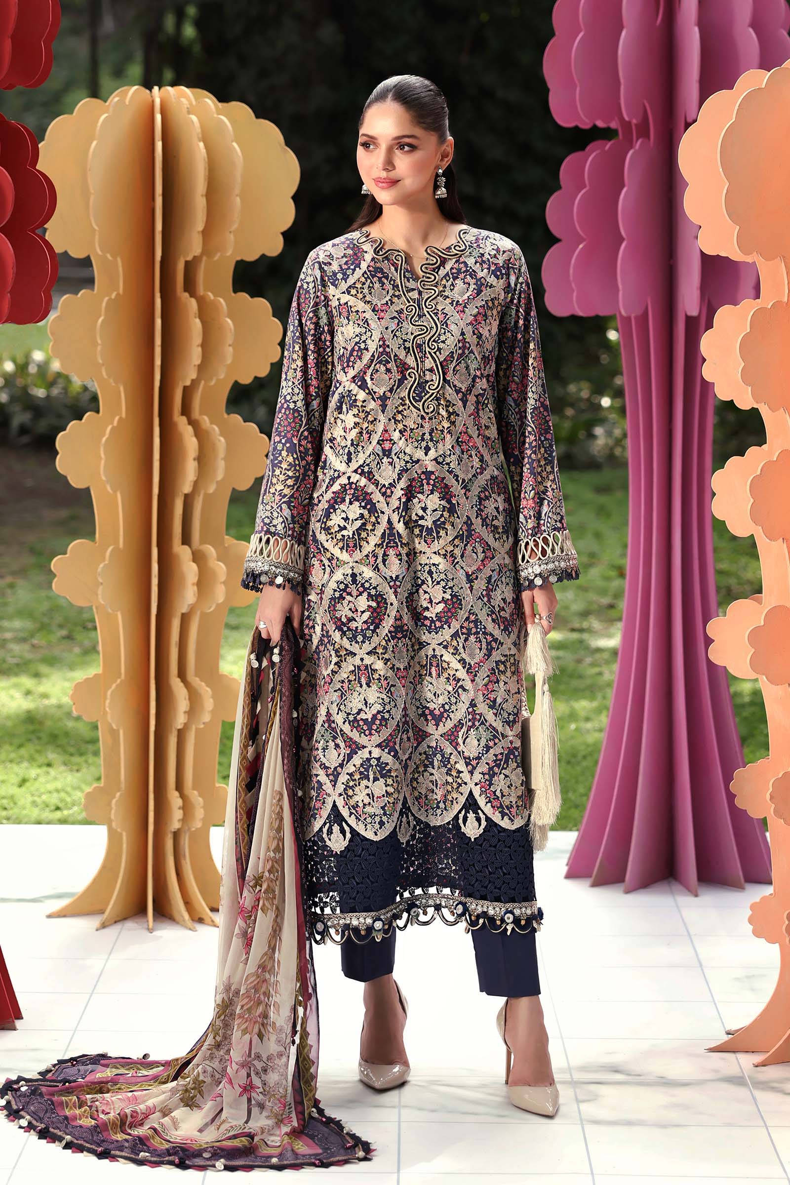 Video preview - 3 Piece Unstitched Embroidered Lawn Suit