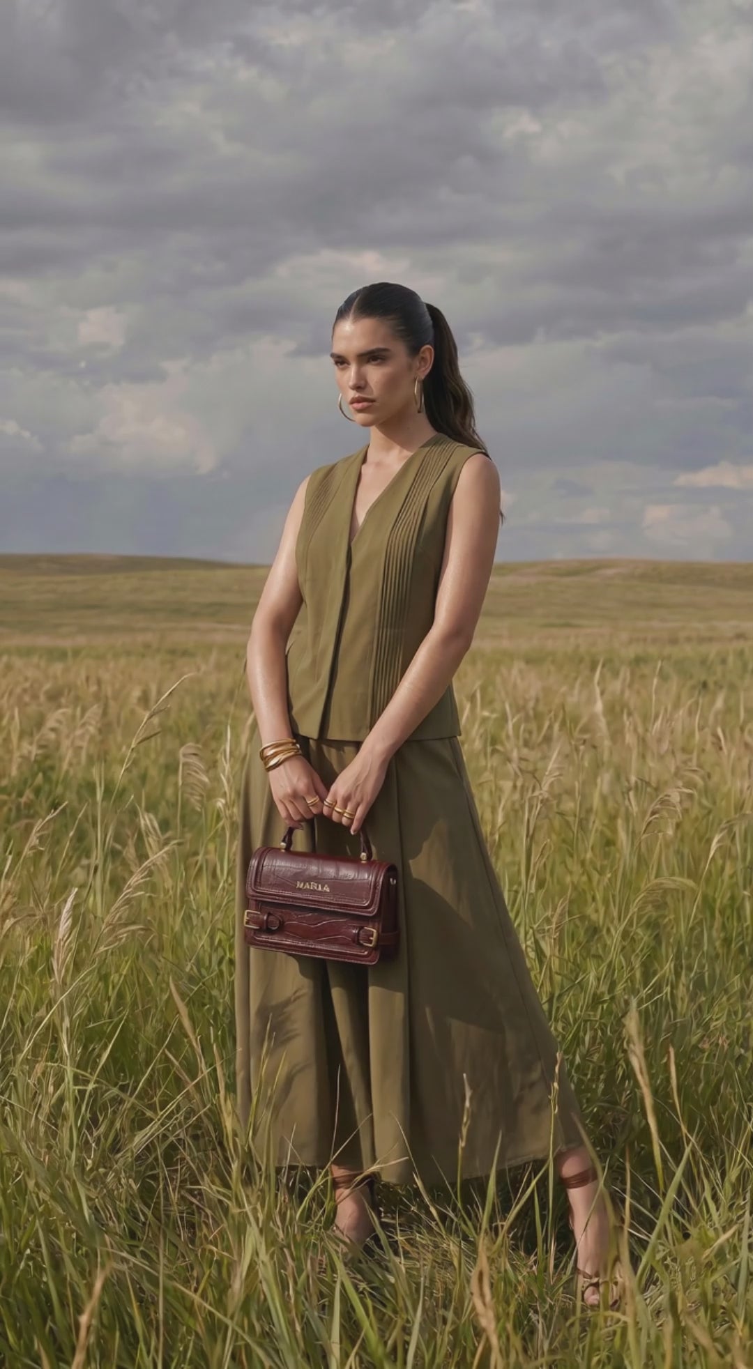 Video preview - Belted Messenger Bag