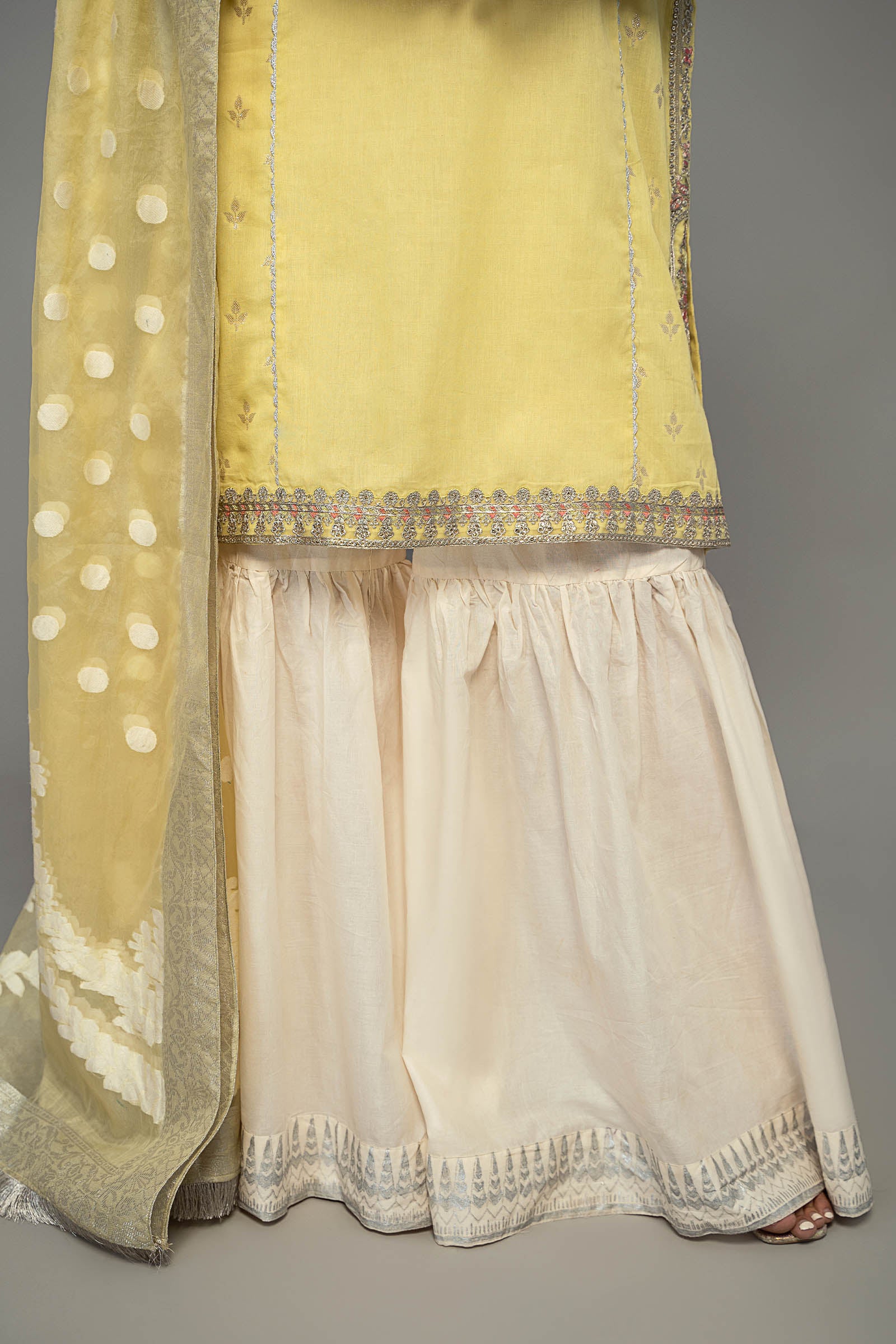 Suit Yellow DW-EF23-48